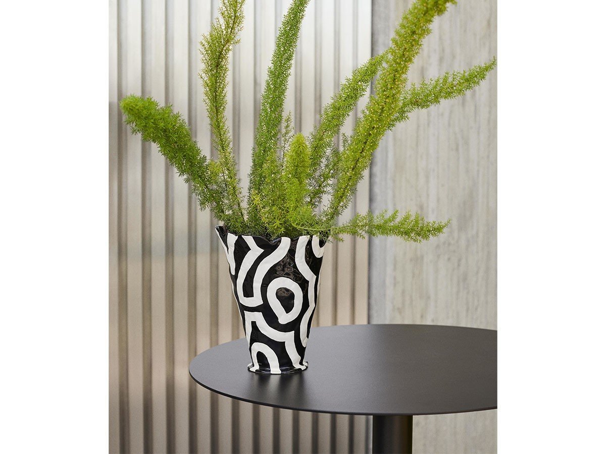 【ヘイ/HAY / GOODS】のPALISSADE CONE TABLE / パリセイド コーンテーブル Φ70 インテリア・キッズ・メンズ・レディースファッション・服の通販 founy(ファニー) 　エレガント 上品　Elegant　コレクション　Collection, Seasonal Line　コンパクト　Compact, Small Size　テーブル　Table, Dining Table　フランス　France, French　ラウンド　Round, Round Neck　ホーム・キャンプ・アウトドア・お取り寄せ　Home Living / Home & Lifestyle / Camping Gear / Outdoor Camping　家具・インテリア　Home Furniture & Interior. Stylish & Functional Living Spaces　テーブル　Dining, Coffee & Side Tables　カフェテーブル・丸型テーブル　Cafe & Bistro Tables　参考商品|ID: prp329100004924277 ipo3291000000036949473