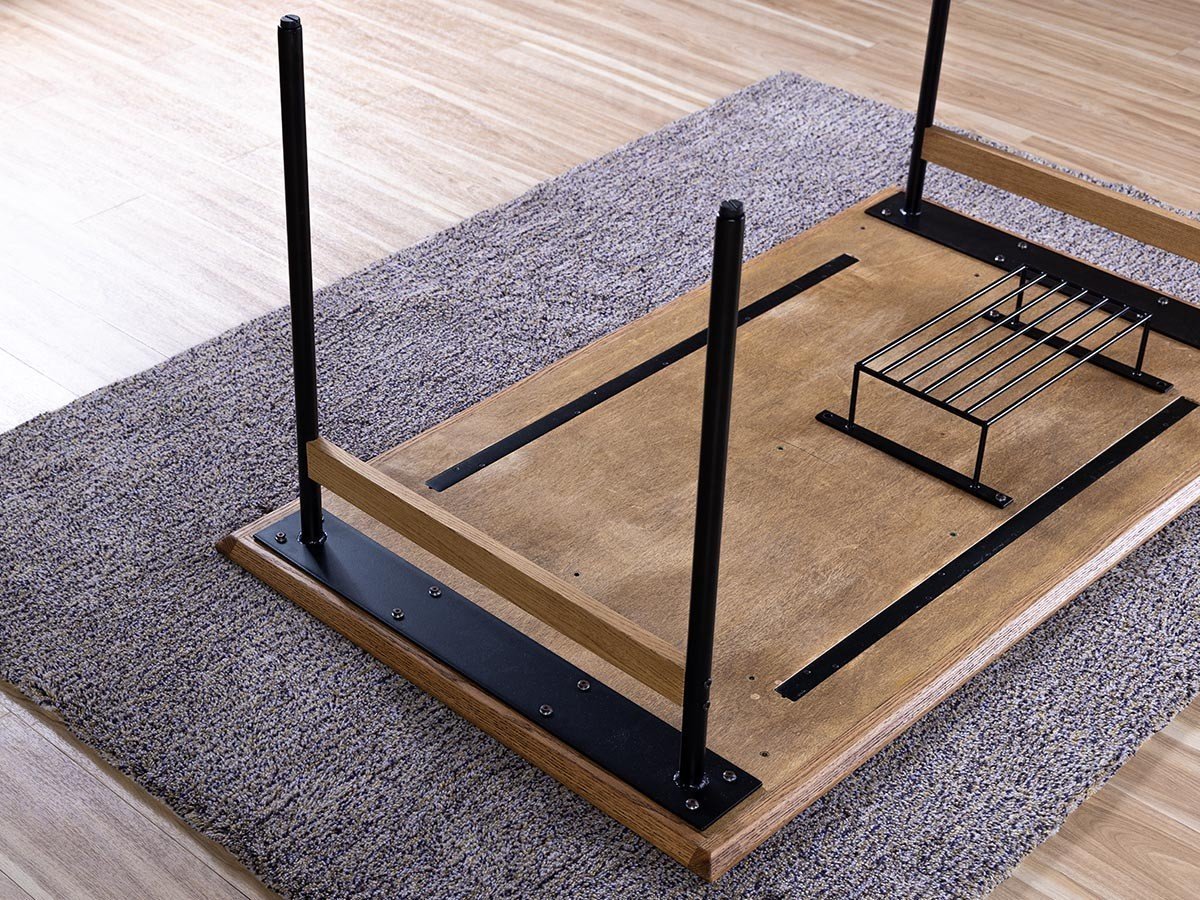 【ノラ/nora / GOODS】のIRORO DINING TABLE / イロロ ダイニングテーブル 幅160cm レッドオーク天板 H脚 インテリア・キッズ・メンズ・レディースファッション・服の通販 founy(ファニー) ウッド Wooden Design スリム Slim, Slim Fit 雑誌 Magazine, Fashion Magazine テーブル Table, Dining Table バランス Balance, Style Balance モダン Modern, Contemporary ホーム・キャンプ・アウトドア・お取り寄せ Home Living / Home & Lifestyle / Camping Gear / Outdoor Camping 家具・インテリア Home Furniture & Interior. Stylish & Functional Living Spaces テーブル Dining, Coffee & Side Tables ダイニングテーブル・食卓テーブル Dining Tables 組み立て時に脚部の位置を外側と内側からお選びいただけます。|ID: prp329100004924288 ipo3291000000036949539