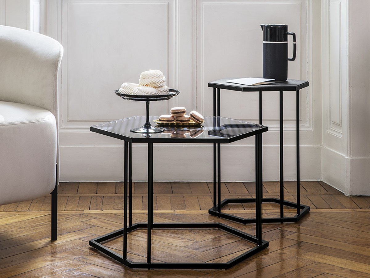 【カリガリス/Calligaris / GOODS】のRENEE / レニー CS/5133-EG インテリア・キッズ・メンズ・レディースファッション・服の通販 founy(ファニー) 　送料無料　Free Shipping　ガラス　Glass, Glassware　テーブル　Table, Dining Table　バランス　Balance, Style Balance　フィット　Fit, Slim Fit　ホーム・キャンプ・アウトドア・お取り寄せ　Home Living / Home & Lifestyle / Camping Gear / Outdoor Camping　家具・インテリア　Home Furniture & Interior. Stylish & Functional Living Spaces　テーブル　Dining, Coffee & Side Tables　ローテーブル・センターテーブル　Coffee & Center Tables　手前:本商品(GM0 ミラーブロンズ / ガラス)、奥:同シリーズの「CS/5133-EP(P18C|ID: prp329100004924351 ipo3291000000036949885