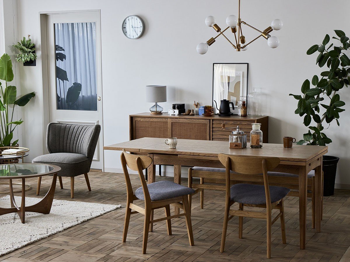 【ノル/NOR / CRASH GATE / GOODS】のPAUSE TABLE / パウス 伸長式テーブル 幅140cm(OAK-LBR) インテリア・キッズ・メンズ・レディースファッション・服の通販 founy(ファニー) 　シンプル　Simple, Minimal　テーブル　Table, Dining Table　ホーム・キャンプ・アウトドア・お取り寄せ　Home Living / Home & Lifestyle / Camping Gear / Outdoor Camping　家具・インテリア　Home Furniture & Interior. Stylish & Functional Living Spaces　テーブル　Dining, Coffee & Side Tables　ダイニングテーブル・食卓テーブル　Dining Tables　天板は片側ずつ伸長することができます。|ID: prp329100004924609 ipo3291000000036951862