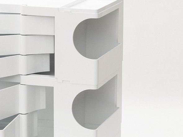 【ビーライン/B LINE / GOODS】のBoby Wagon / ボビーワゴン 3段3トレイ インテリア・キッズ・メンズ・レディースファッション・服の通販 founy(ファニー) 　イタリア　Italy　コレクション　Collection, Seasonal Line　テーブル　Table, Dining Table　デスク　Desk, Work Desk　ニューヨーク　New York, NYC Style　ポケット　Pocket, Pocket Detail　送料無料　Free Shipping　ホーム・キャンプ・アウトドア・お取り寄せ　Home Living / Home & Lifestyle / Camping Gear / Outdoor Camping　家具・インテリア　Home Furniture & Interior. Stylish & Functional Living Spaces　デスク・机　Study & Work Desks　デスクワゴン・サイドワゴン　Mobile Pedestal /Office Cart　ホーム・キャンプ・アウトドア・お取り寄せ　Home Living / Home & Lifestyle / Camping Gear / Outdoor Camping　家具・インテリア　Home Furniture & Interior. Stylish & Functional Living Spaces　収納家具・キャビネット　Storage Furniture　チェストワゴン・移動式収納　Mobile Wagon　奥行のあるサイドポケット。正面からだけでなく、左サイドの面からも取り出しやすいよう半円形の切込みが入|ID: prp329100004925386 ipo3291000000036960298