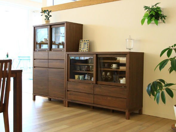 【フライミー ヴェール/FLYMEe vert / GOODS】のLOW CUPBOARD / ローカップボード #19016 インテリア・キッズ・メンズ・レディースファッション・服の通販 founy(ファニー) 　グラス　Glass, Eyewear　シンプル　Simple, Minimal　プレート　Plate, Dish　エレガント 上品　Elegant　ホーム・キャンプ・アウトドア・お取り寄せ　Home Living / Home & Lifestyle / Camping Gear / Outdoor Camping　キッチン・ダイニング　Kitchen & Dining Essentials. Stylish & Functional Tableware　キッチン収納　Kitchen Storage　キッチン収納・食器棚・レンジ台　Kitchen Cabinet　ホーム・キャンプ・アウトドア・お取り寄せ　Home Living / Home & Lifestyle / Camping Gear / Outdoor Camping　キッチン・ダイニング　Kitchen & Dining Essentials. Stylish & Functional Tableware　キッチン家電・キッチン用品　Kitchen Appliances & Tools　マグカップ・カップ&ソーサー・陶器食器　Mugs / Cups and Saucers / Ceramic Drinkware　左:サイズ違いの「カップボード 幅85cm」、右:本商品|ID: prp329100004925427 ipo3291000000036960548