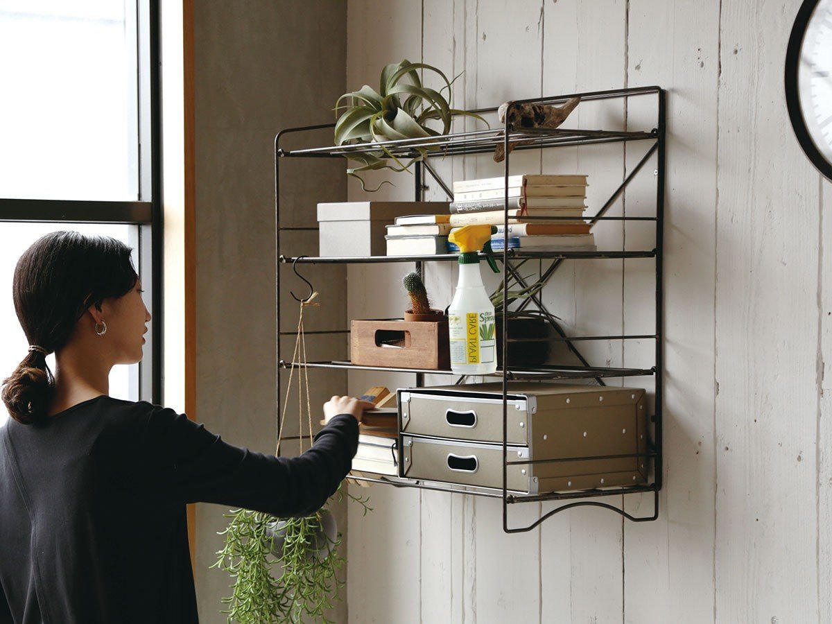 【クラッシュゲート/CRASH GATE / GOODS】のDECK SHOES RACK / デック シューズラック ワイド インテリア・キッズ・メンズ・レディースファッション・服の通販 founy(ファニー) 　送料無料　Free Shipping　シューズ　Shoes, Footwear　シンプル　Simple, Minimal　ワイド　Wide, Wide Fit　ワイヤー　Wire, Wired Bra　ホーム・キャンプ・アウトドア・お取り寄せ　Home Living / Home & Lifestyle / Camping Gear / Outdoor Camping　家具・インテリア　Home Furniture & Interior. Stylish & Functional Living Spaces　収納家具・キャビネット　Storage Furniture　シェルフ・オープンラック・収納棚　Open Shelf Rack　ホーム・キャンプ・アウトドア・お取り寄せ　Home Living / Home & Lifestyle / Camping Gear / Outdoor Camping　家具・インテリア　Home Furniture & Interior. Stylish & Functional Living Spaces　収納家具・キャビネット　Storage Furniture　玄関収納・小物収納アイテム　Entryway Storage　壁面に取り付けてのご使用も可能です。|ID: prp329100004925468 ipo3291000000036960940