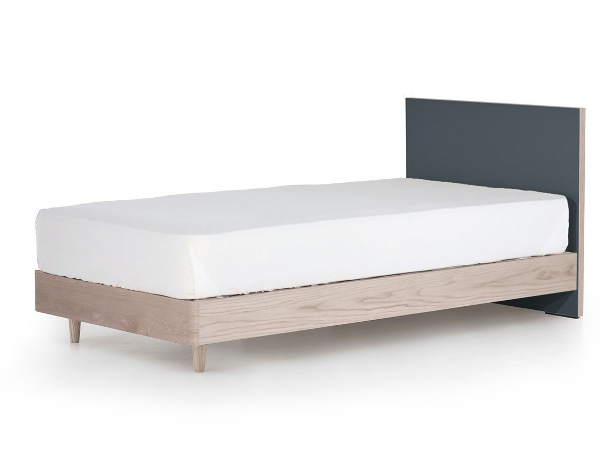 【フライミー ヴェール/FLYMEe vert / GOODS】のFLATS BED FRAME / フラッツ ベッドフレーム インテリア・キッズ・メンズ・レディースファッション・服の通販 founy(ファニー) 　ダブル　Double, Double-Breasted　フレーム　Frame, Outline　ホーム・キャンプ・アウトドア・お取り寄せ　Home Living / Home & Lifestyle / Camping Gear / Outdoor Camping　家具・インテリア　Home Furniture & Interior. Stylish & Functional Living Spaces　ベッド　Modern Beds for Every Room　シングルベッド・1人用ベッド　Single Bed　ホーム・キャンプ・アウトドア・お取り寄せ　Home Living / Home & Lifestyle / Camping Gear / Outdoor Camping　家具・インテリア　Home Furniture & Interior. Stylish & Functional Living Spaces　ベッド　Modern Beds for Every Room　セミダブルベッド　Small Double Bed / Three-Quarter Bed　ホーム・キャンプ・アウトドア・お取り寄せ　Home Living / Home & Lifestyle / Camping Gear / Outdoor Camping　家具・インテリア　Home Furniture & Interior. Stylish & Functional Living Spaces　ベッド　Modern Beds for Every Room　ダブルベッド・2人用ベッド　Double Bed / Full Size Bed　ホーム・キャンプ・アウトドア・お取り寄せ　Home Living / Home & Lifestyle / Camping Gear / Outdoor Camping　家具・インテリア　Home Furniture & Interior. Stylish & Functional Living Spaces　ベッド　Modern Beds for Every Room　本体オーク / ホワイト(ウレタン塗装)、ヘッドボード濃鼠、サイズ:シングル|ID: prp329100004927337 ipo3291000000036972322