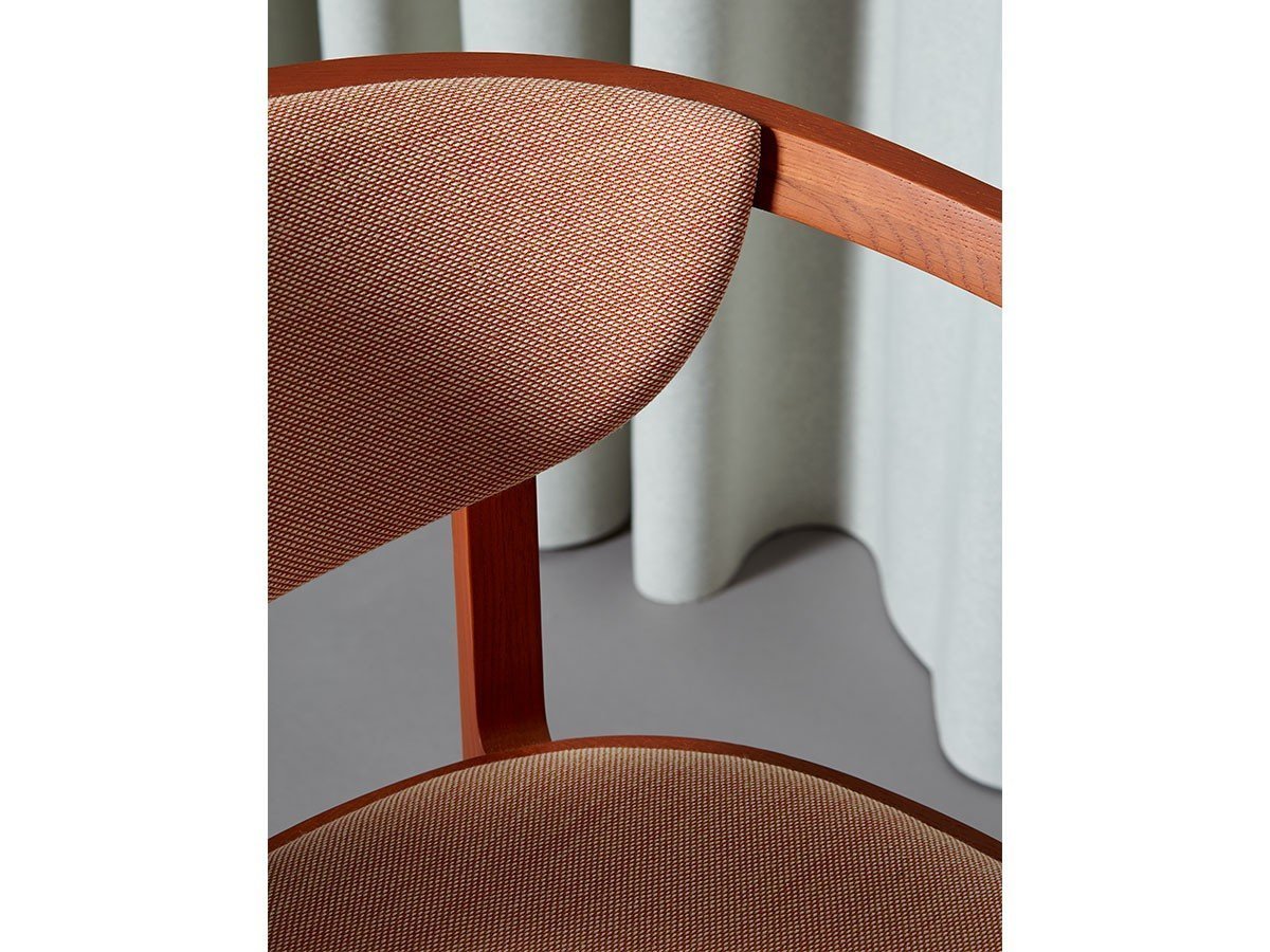 【カリモクニュースタンダード/KARIMOKU NEW STANDARD / GOODS】のCHESA CHAIR PAD / チェーサ チェアパッド インテリア・キッズ・メンズ・レディースファッション・服の通販 founy(ファニー) 　クッション　Cushion, Throw Pillow　クラシック　Classic, Timeless Style　コンパクト　Compact, Small Size　バランス　Balance, Style Balance　フレーム　Frame, Outline　送料無料　Free Shipping　ホーム・キャンプ・アウトドア・お取り寄せ　Home Living / Home & Lifestyle / Camping Gear / Outdoor Camping　家具・インテリア　Home Furniture & Interior. Stylish & Functional Living Spaces　チェア・椅子　Seating & Chairs　ダイニングチェア・木製チェア　Dining Chairs　Photographer:Silvia Orlandi Puntino|ID: prp329100004927577 ipo3291000000036974911