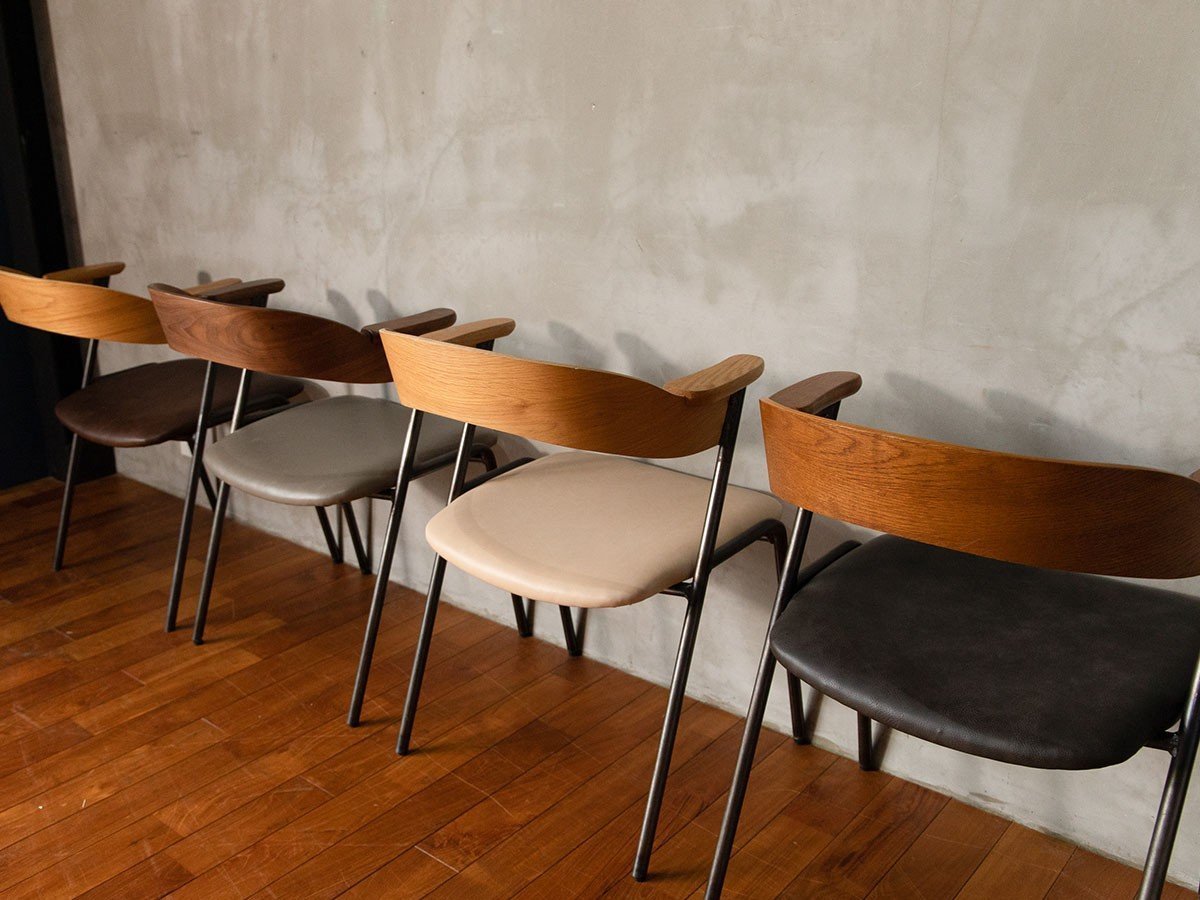 【アデペシュ/a.depeche / GOODS】のdanis short arm chair PU / ダニス ショートアームチェア PU インテリア・キッズ・メンズ・レディースファッション・服の通販 founy(ファニー) 　ショート　Short, Short Length　シンプル　Simple, Minimal　バランス　Balance, Style Balance　ビンテージ　Vintage, Retro Style　フレーム　Frame, Outline　ホーム・キャンプ・アウトドア・お取り寄せ　Home Living / Home & Lifestyle / Camping Gear / Outdoor Camping　家具・インテリア　Home Furniture & Interior. Stylish & Functional Living Spaces　チェア・椅子　Seating & Chairs　ダイニングチェア・木製チェア　Dining Chairs　ホーム・キャンプ・アウトドア・お取り寄せ　Home Living / Home & Lifestyle / Camping Gear / Outdoor Camping　家具・インテリア　Home Furniture & Interior. Stylish & Functional Living Spaces　チェア・椅子　Seating & Chairs　アームチェア・アクセントチェア　Armchairs & Accent Chairs　フレームカラー(奥から):ナチュラル、材違いの「ウォルナット」、ナチュラル、ブラウン|ID: prp329100004927678 ipo3291000000036976066