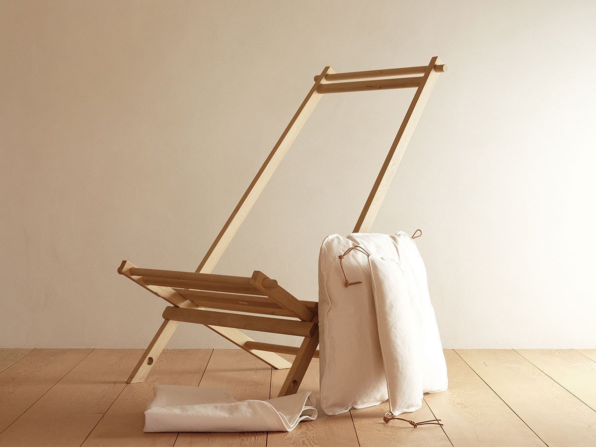 【広松木工/Hiromatsu Furniture / GOODS】のPRIMITIVO / プリミティーヴォ パーソナルチェア インテリア・キッズ・メンズ・レディースファッション・服の通販 founy(ファニー) 　アウトドア　Outdoor Clothing　オイル　Body Oil　クッション　Cushion, Throw Pillow　バランス　Balance, Style Balance　フィット　Fit, Slim Fit　フレーム　Frame, Outline　モダン　Modern, Contemporary　リラックス　Relax, Relaxed Fit　送料無料　Free Shipping　ホーム・キャンプ・アウトドア・お取り寄せ　Home Living / Home & Lifestyle / Camping Gear / Outdoor Camping　家具・インテリア　Home Furniture & Interior. Stylish & Functional Living Spaces　チェア・椅子　Seating & Chairs　リクライニングチェア・くつろぎチェア　Recliner Chair　大小ふたつの座枠を交差させることでフレームを固定し、座面の帆布を上下の棒に通して完成します。ネジや金|ID: prp329100004927798 ipo3291000000036977195