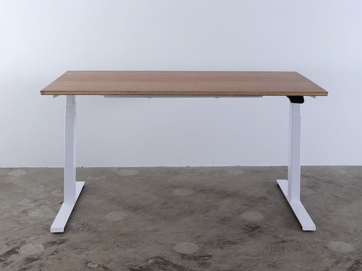 【ボーダレス/BORDERLESS / GOODS】のFeEL / フィール 電動昇降デスク(ラワン天板) インテリア・キッズ・メンズ・レディースファッション・服の通販 founy(ファニー) 　シンプル　Simple, Minimal　テーブル　Table, Dining Table　デスク　Desk, Work Desk　バランス　Balance, Style Balance　送料無料　Free Shipping　ビジネス 仕事 通勤　Business / Work / Commuting　ホーム・キャンプ・アウトドア・お取り寄せ　Home Living / Home & Lifestyle / Camping Gear / Outdoor Camping　家具・インテリア　Home Furniture & Interior. Stylish & Functional Living Spaces　その他 インテリア雑貨、家具　Home Decor & Furniture Extras　サイズ:幅140cm|ID: prp329100004928026 ipo3291000000036979207