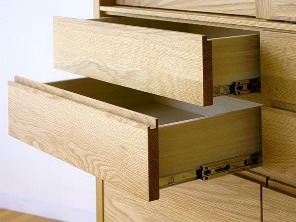 【フライミー ヴェール/FLYMEe vert / GOODS】のCUPBOARD / カップボード #19019 インテリア・キッズ・メンズ・レディースファッション・服の通販 founy(ファニー) 　グラス　Glass, Eyewear　シンプル　Simple, Minimal　プレート　Plate, Dish　おすすめ　Recommended / Our Picks　エレガント 上品　Elegant　ホーム・キャンプ・アウトドア・お取り寄せ　Home Living / Home & Lifestyle / Camping Gear / Outdoor Camping　キッチン・ダイニング　Kitchen & Dining Essentials. Stylish & Functional Tableware　キッチン収納　Kitchen Storage　キッチン収納・食器棚・レンジ台　Kitchen Cabinet　ホーム・キャンプ・アウトドア・お取り寄せ　Home Living / Home & Lifestyle / Camping Gear / Outdoor Camping　キッチン・ダイニング　Kitchen & Dining Essentials. Stylish & Functional Tableware　キッチン家電・キッチン用品　Kitchen Appliances & Tools　マグカップ・カップ&ソーサー・陶器食器　Mugs / Cups and Saucers / Ceramic Drinkware　引き出しはフルスライドレールを装備しており、開閉がスムーズです。|ID: prp329100004928274 ipo3291000000036981588