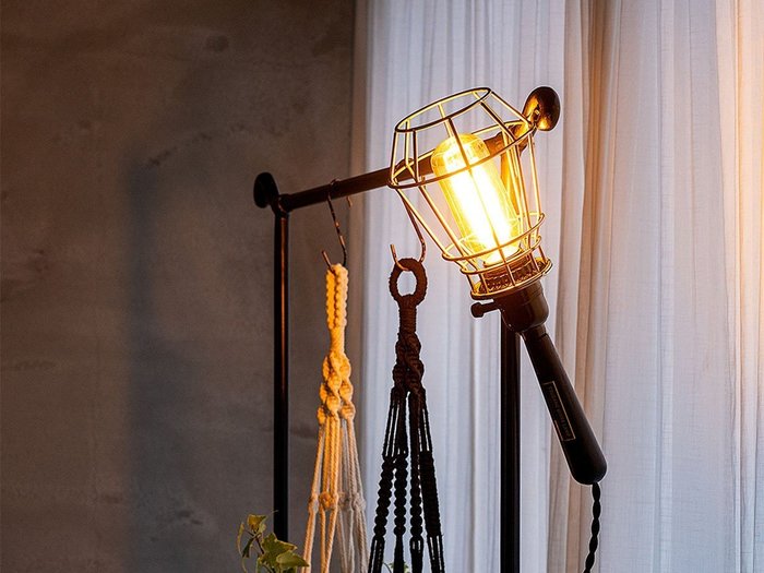 【フライミー ファクトリー/FLYMEe Factory / GOODS】のGuard Light / ガードライト #119979 インテリア・キッズ・メンズ・レディースファッション・服の通販 founy(ファニー) https://founy.com/ 送料無料 Free Shipping シルバー Silver, Metallic Silver フレーム Frame, Outline ワイヤー Wire, Wired Bra ホーム・キャンプ・アウトドア・お取り寄せ Home Living / Home & Lifestyle / Camping Gear / Outdoor Camping 家具・インテリア Home Furniture & Interior. Stylish & Functional Living Spaces ライト・照明 Lamps & Lighting Fixtures |ID: prp329100004928481 ipo3291000000036983322