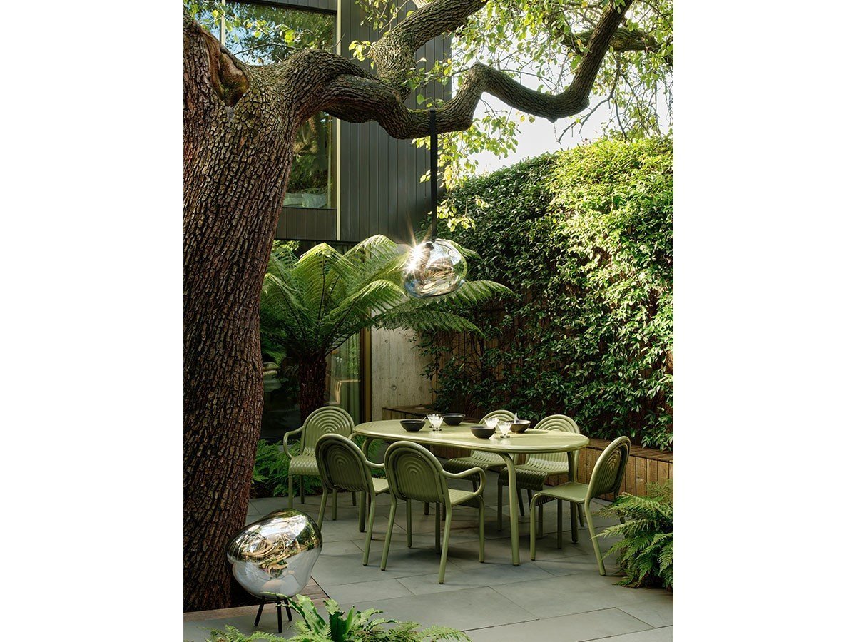 【トム ディクソン/Tom Dixon / GOODS】のMelt Portable Large / メルト ポータブル ラージ インテリア・キッズ・メンズ・レディースファッション・服の通販 founy(ファニー) 　ガラス　Glass, Glassware　ガーデン　Garden, Gardening　コレクション　Collection, Seasonal Line　スタンド　Stand Collar, Upright Stand　ハンド　Hand, Handmade　ラップ　Wrap, Wrap Design　送料無料　Free Shipping　ホーム・キャンプ・アウトドア・お取り寄せ　Home Living / Home & Lifestyle / Camping Gear / Outdoor Camping　家具・インテリア　Home Furniture & Interior. Stylish & Functional Living Spaces　ライト・照明　Lamps & Lighting Fixtures　フロアランプ・スタンドライト　Floor Lamp / Standing Lamp　充電池内蔵の灯具に取り付けるアタッチメントが2種類付属します。付け替えることで、置き型のスタンドライ|ID: prp329100004928640 ipo3291000000036985069