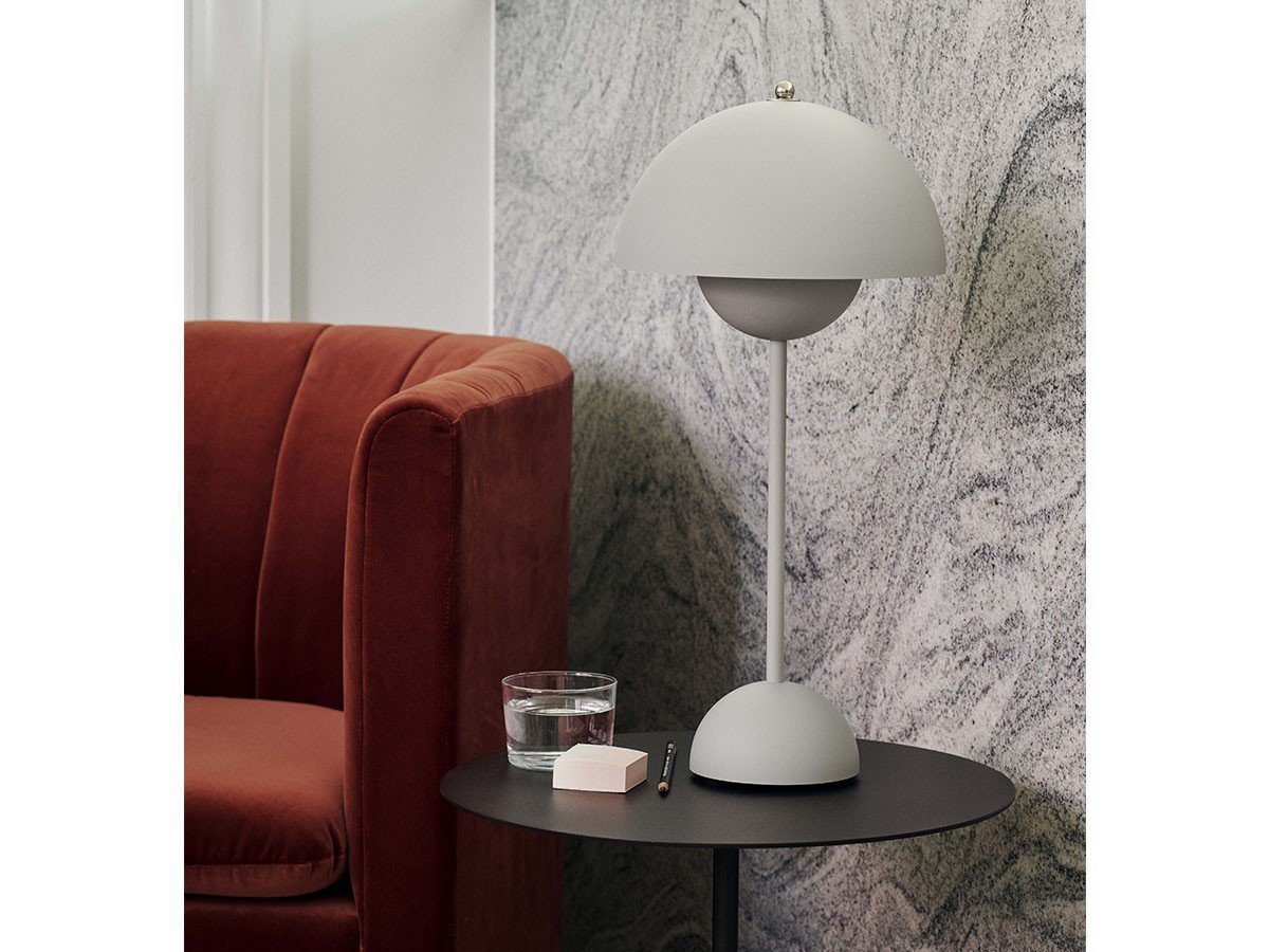 【アンドトラディション/&Tradition / GOODS】のFlowerpot Table VP3 / フラワーポット テーブルランプ VP3 インテリア・キッズ・メンズ・レディースファッション・服の通販 founy(ファニー) 　送料無料　Free Shipping　テーブル　Table, Dining Table　フラワー　Flower, Floral　ホーム・キャンプ・アウトドア・お取り寄せ　Home Living / Home & Lifestyle / Camping Gear / Outdoor Camping　家具・インテリア　Home Furniture & Interior. Stylish & Functional Living Spaces　ライト・照明　Lamps & Lighting Fixtures　マットライトグレー|ID: prp329100004928656 ipo3291000000036985352