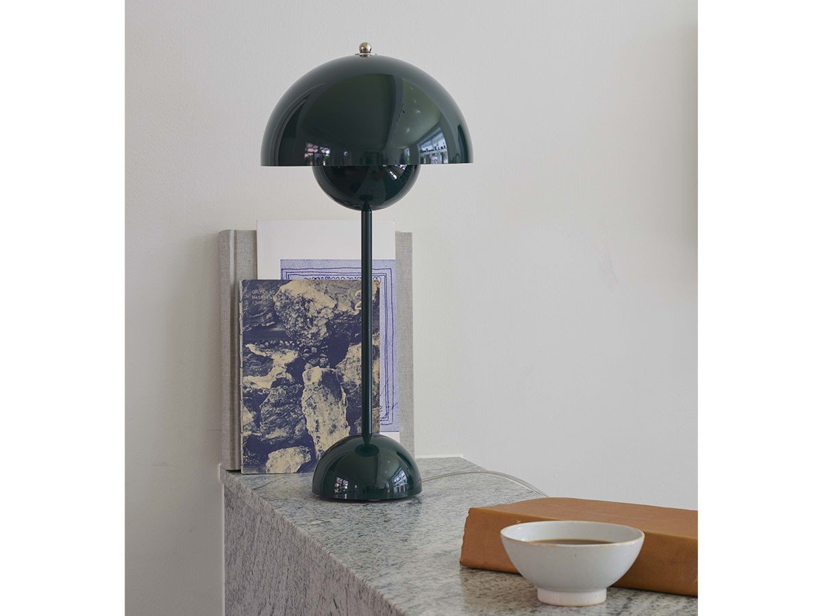 【アンドトラディション/&Tradition / GOODS】のFlowerpot Table VP3 / フラワーポット テーブルランプ VP3 インテリア・キッズ・メンズ・レディースファッション・服の通販 founy(ファニー) 　送料無料　Free Shipping　テーブル　Table, Dining Table　フラワー　Flower, Floral　ホーム・キャンプ・アウトドア・お取り寄せ　Home Living / Home & Lifestyle / Camping Gear / Outdoor Camping　家具・インテリア　Home Furniture & Interior. Stylish & Functional Living Spaces　ライト・照明　Lamps & Lighting Fixtures　ダークグリーン|ID: prp329100004928656 ipo3291000000036985376