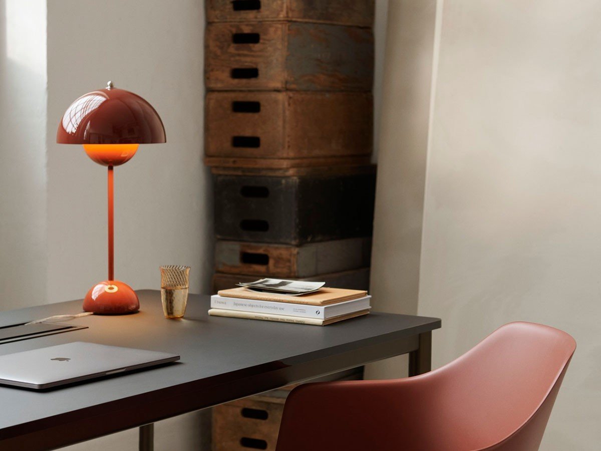 【アンドトラディション/&Tradition / GOODS】のFlowerpot Table VP3 / フラワーポット テーブルランプ VP3 インテリア・キッズ・メンズ・レディースファッション・服の通販 founy(ファニー) 　送料無料　Free Shipping　テーブル　Table, Dining Table　フラワー　Flower, Floral　ホーム・キャンプ・アウトドア・お取り寄せ　Home Living / Home & Lifestyle / Camping Gear / Outdoor Camping　家具・インテリア　Home Furniture & Interior. Stylish & Functional Living Spaces　ライト・照明　Lamps & Lighting Fixtures　レッドブラウン|ID: prp329100004928656 ipo3291000000036985382