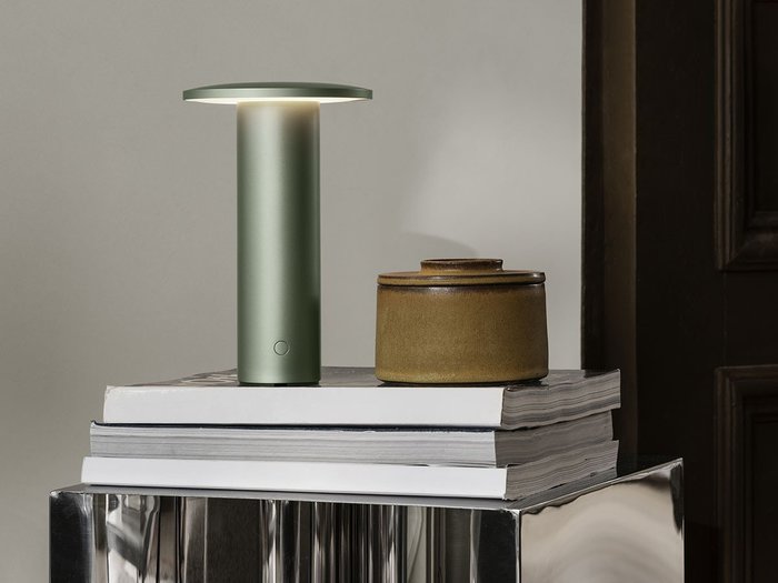 【フリッツ ハンセン/FRITZ HANSEN / GOODS】のSOLAE / ソラエ インテリア・キッズ・メンズ・レディースファッション・服の通販 founy(ファウニー) https://founy.com/ 送料無料 Free Shipping テーブル Table, Dining Table フォルム Silhouette, Form ホーム・キャンプ・アウトドア・お取り寄せ Home Living / Home & Lifestyle / Camping Gear / Outdoor Camping 家具・インテリア Home Furniture & Interior. Stylish & Functional Living Spaces ライト・照明 Lamps & Lighting Fixtures |ID: prp329100004928792 ipo3291000000036987183