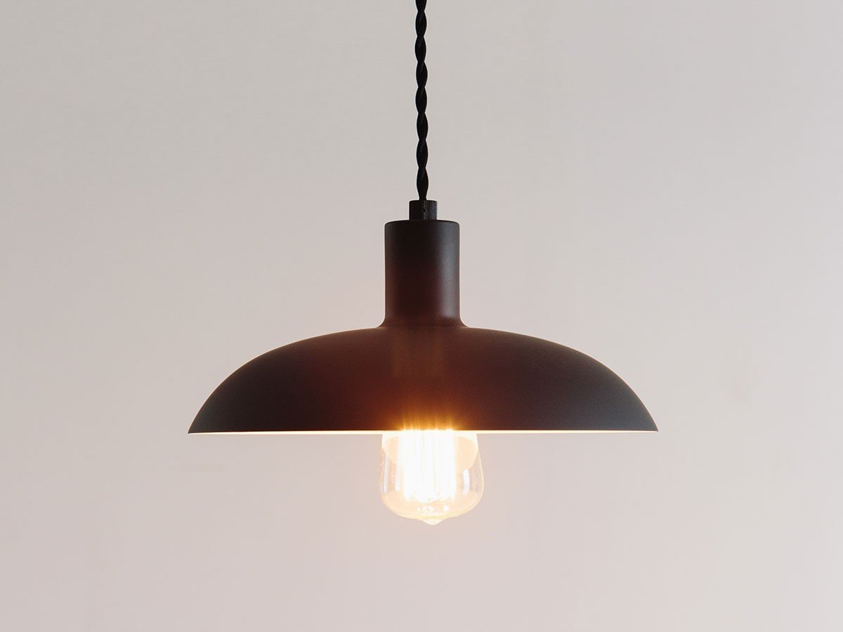 【広松木工/Hiromatsu Furniture / GOODS】のPara / パラ ペンダントライト スチール インテリア・キッズ・メンズ・レディースファッション・服の通販 founy(ファニー) 　送料無料　Free Shipping　フォルム　Silhouette, Form　ベーシック　Basic, Essential　傘　Umbrella, Parasol　ホーム・キャンプ・アウトドア・お取り寄せ　Home Living / Home & Lifestyle / Camping Gear / Outdoor Camping　家具・インテリア　Home Furniture & Interior. Stylish & Functional Living Spaces　ライト・照明　Lamps & Lighting Fixtures　ペンダントライト・吊り下げ照明　Pendant Light / Hanging Light Fixture　「点灯時」参考イメージ|ID: prp329100004928852 ipo3291000000036987987