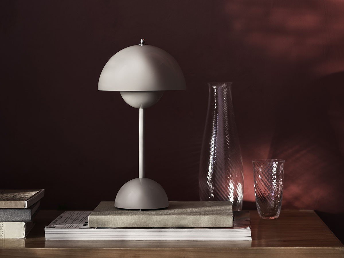 【アンドトラディション/&Tradition / GOODS】のFlowerpot VP9 / フラワーポット ポータブル VP9 インテリア・キッズ・メンズ・レディースファッション・服の通販 founy(ファニー) 　送料無料　Free Shipping　テーブル　Table, Dining Table　フラワー　Flower, Floral　軽量　Lightweight, Ultra Light　ホーム・キャンプ・アウトドア・お取り寄せ　Home Living / Home & Lifestyle / Camping Gear / Outdoor Camping　家具・インテリア　Home Furniture & Interior. Stylish & Functional Living Spaces　ライト・照明　Lamps & Lighting Fixtures　マットライトグレー|ID: prp329100004928875 ipo3291000000036988250