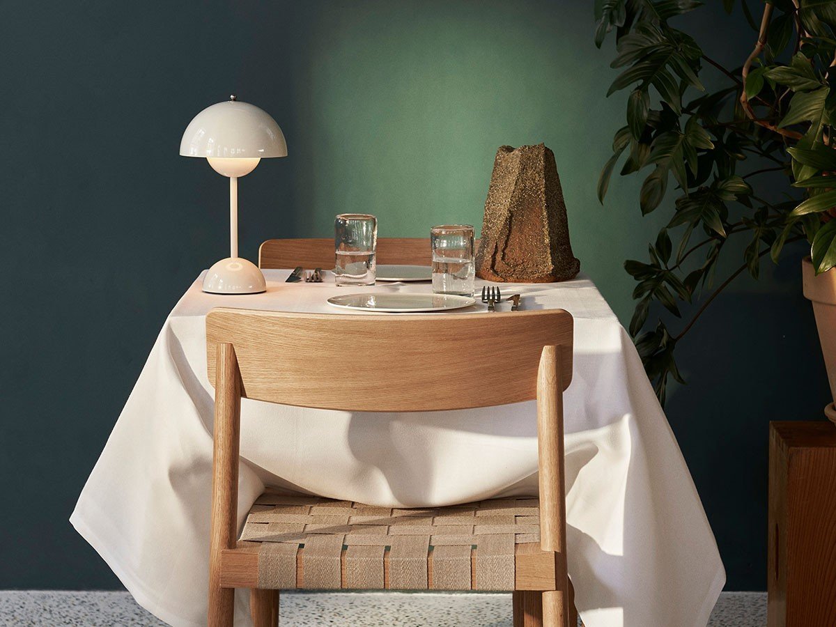 【アンドトラディション/&Tradition / GOODS】のFlowerpot VP9 / フラワーポット ポータブル VP9 インテリア・キッズ・メンズ・レディースファッション・服の通販 founy(ファニー) 　送料無料　Free Shipping　テーブル　Table, Dining Table　フラワー　Flower, Floral　軽量　Lightweight, Ultra Light　ホーム・キャンプ・アウトドア・お取り寄せ　Home Living / Home & Lifestyle / Camping Gear / Outdoor Camping　家具・インテリア　Home Furniture & Interior. Stylish & Functional Living Spaces　ライト・照明　Lamps & Lighting Fixtures　ホワイト|ID: prp329100004928875 ipo3291000000036988257