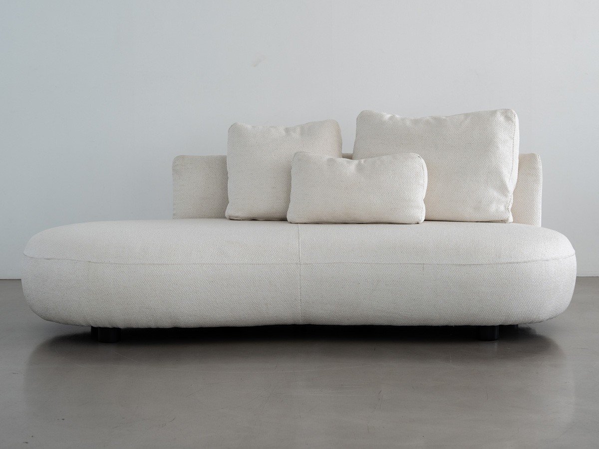 【ノーウェアライクホーム/NOWHERE LIKE HOME / GOODS】のMUFFY Sofa / マフィー ソファ インテリア・キッズ・メンズ・レディースファッション・服の通販 founy(ファニー) 　クッション　Cushion, Throw Pillow　バランス　Balance, Style Balance　ファブリック　Fabric, Textile　フィット　Fit, Slim Fit　フォルム　Silhouette, Form　ラウンド　Round, Round Neck　リネン　Linen, Linen Fabric　ホーム・キャンプ・アウトドア・お取り寄せ　Home Living / Home & Lifestyle / Camping Gear / Outdoor Camping　家具・インテリア　Home Furniture & Interior. Stylish & Functional Living Spaces　ソファー　Couches & Sofas　ルーケホワイト、背の位置:左|ID: prp329100004929489 ipo3291000000036994344