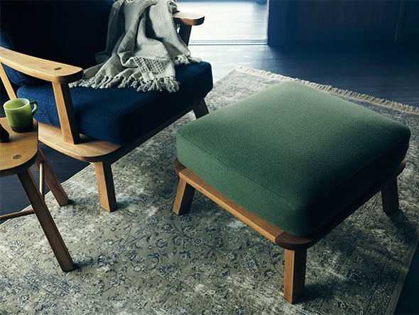 【ミノ/MINO / GOODS】のSofa 3S / ソファ 3人掛け(ファブリック) インテリア・キッズ・メンズ・レディースファッション・服の通販 founy(ファニー) 　クッション　Cushion, Throw Pillow　ダブル　Double, Double-Breasted　ファブリック　Fabric, Textile　フレーム　Frame, Outline　メッシュ　Mesh, Net Fabric　ワンポイント　One Point, Statement Accent　ホーム・キャンプ・アウトドア・お取り寄せ　Home Living / Home & Lifestyle / Camping Gear / Outdoor Camping　家具・インテリア　Home Furniture & Interior. Stylish & Functional Living Spaces　ソファー　Couches & Sofas　左:サイズ違いの「1人掛け」、右:同シリーズの「オットマン(KUSA)」|ID: prp329100004929859 ipo3291000000036998192