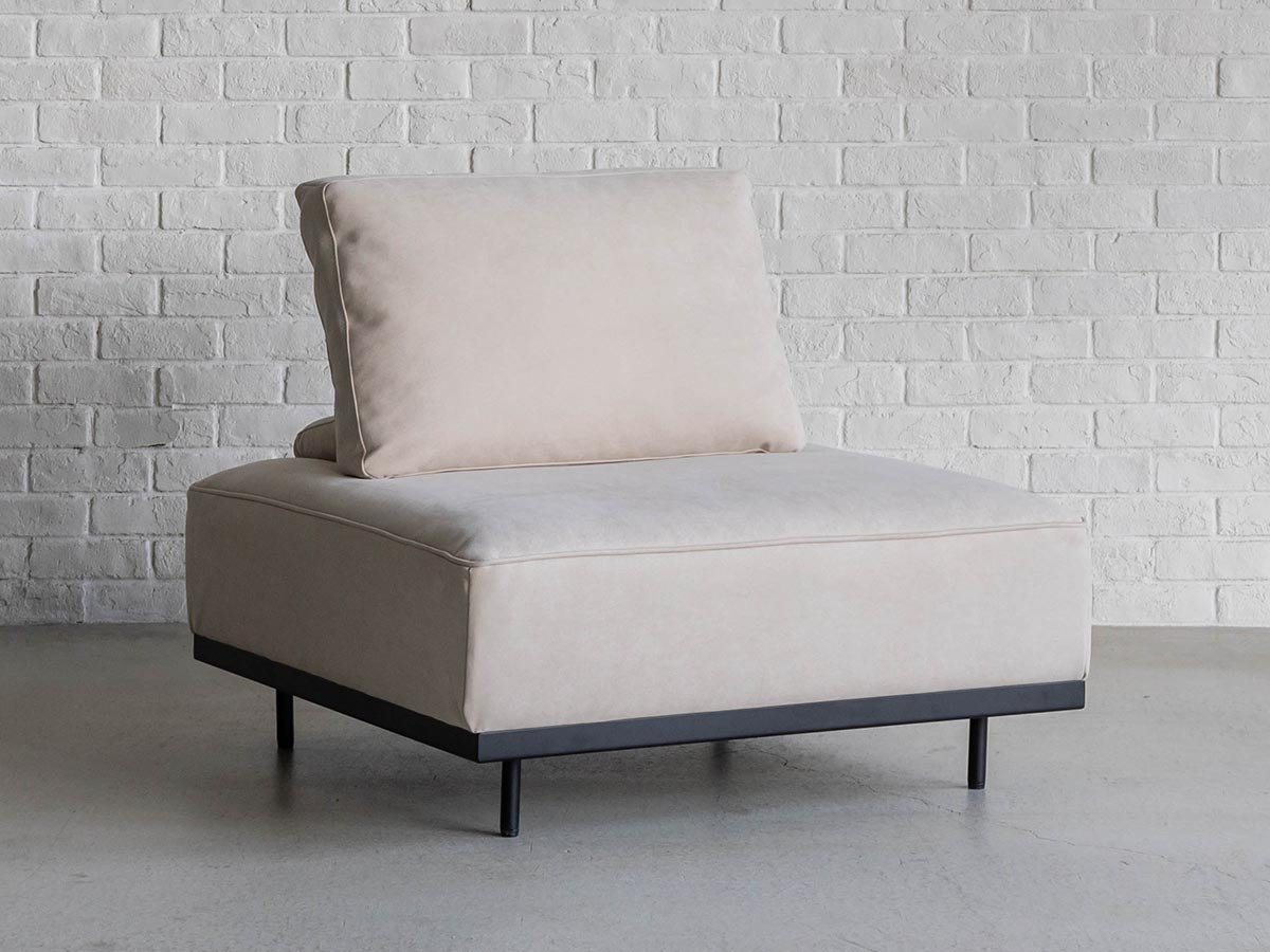 【オアシス/OASIS / GOODS】のGLOW SOFA / グロー ソファ スツールベース + 背クッション インテリア・キッズ・メンズ・レディースファッション・服の通販 founy(ファニー) 　クッション　Cushion, Throw Pillow　バランス　Balance, Style Balance　フラット　Flat, Flat Shoes　モコモコ　Fuzzy, Fluffy　モダン　Modern, Contemporary　ホーム・キャンプ・アウトドア・お取り寄せ　Home Living / Home & Lifestyle / Camping Gear / Outdoor Camping　家具・インテリア　Home Furniture & Interior. Stylish & Functional Living Spaces　ソファー　Couches & Sofas　ベース張地:クリーム(スウェード調)、背クッション張地:クリーム(スウェード調)|ID: prp329100004929872 ipo3291000000036998347