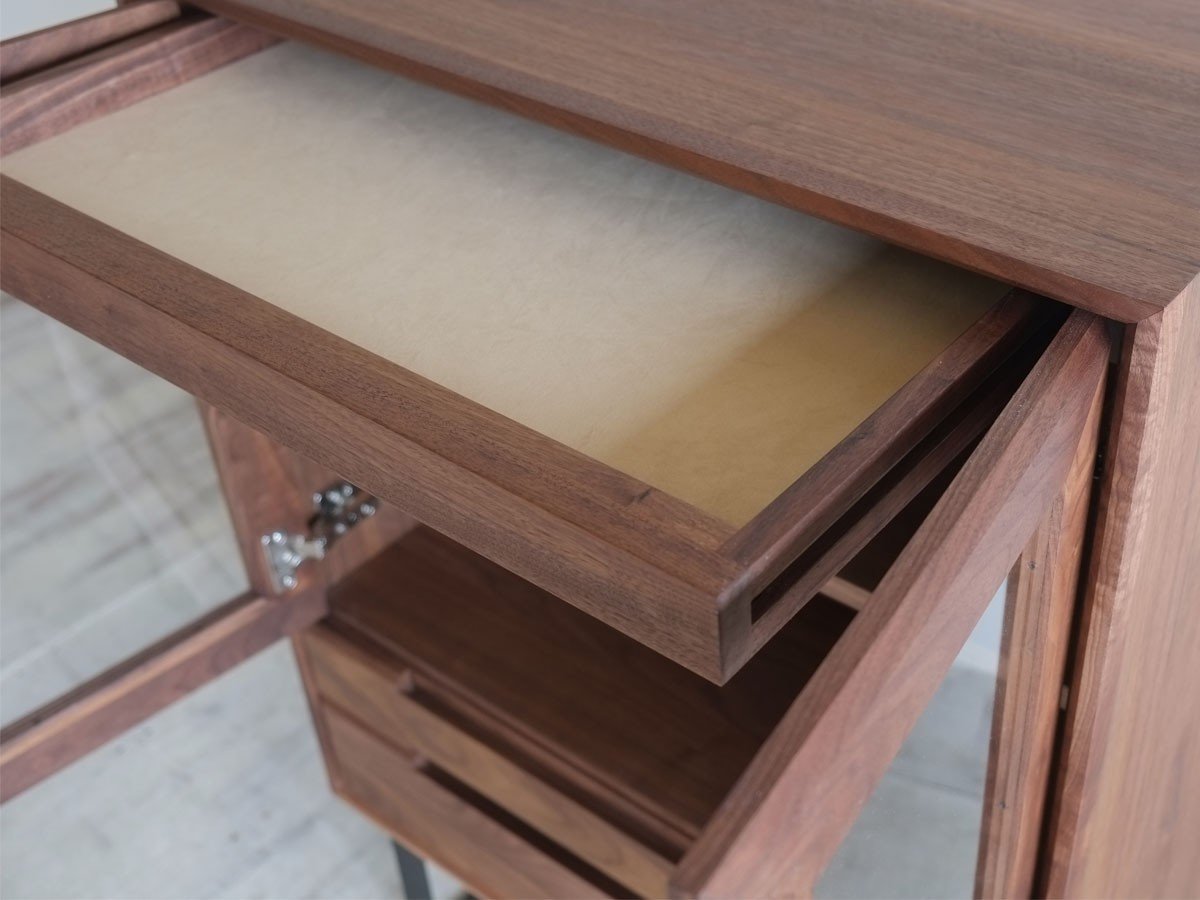 【松井木工/MATSUI MOKKO / GOODS】のThyme GRASS CABNET 75 / タイム キャビネット 75(スチール脚) インテリア・キッズ・メンズ・レディースファッション・服の通販 founy(ファニー) 　ヴィンテージ　Vintage Style　ガラス　Glass, Glassware　チェリー　Cherry, Cherry Pattern　モダン　Modern, Contemporary　ホーム・キャンプ・アウトドア・お取り寄せ　Home Living / Home & Lifestyle / Camping Gear / Outdoor Camping　家具・インテリア　Home Furniture & Interior. Stylish & Functional Living Spaces　収納家具・キャビネット　Storage Furniture　収納キャビネット・扉付き棚　Cabinet / Storage Cabinet　ベルベット布張りの内引出しがございます。|ID: prp329100004930897 ipo3291000000037008921