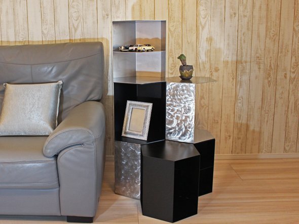 【三代目板金屋/Bankinya / GOODS】のhoneycomb / ハニカム 交互開放型(ブラック) インテリア・キッズ・メンズ・レディースファッション・服の通販 founy(ファニー) 　送料無料　Free Shipping　おすすめ　Recommended / Our Picks　シルバー　Silver, Metallic Silver　テーブル　Table, Dining Table　ミックス　Mix, Mixed Style　ホーム・キャンプ・アウトドア・お取り寄せ　Home Living / Home & Lifestyle / Camping Gear / Outdoor Camping　家具・インテリア　Home Furniture & Interior. Stylish & Functional Living Spaces　収納家具・キャビネット　Storage Furniture　シェルフ・オープンラック・収納棚　Open Shelf Rack　カラーも織り交ぜて、リビングでは丁度よいディスプレイスペースになります。|ID: prp329100004930998 ipo3291000000037009796