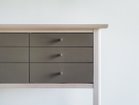 【北の住まい設計社/KITANOSUMAISEKKEISHA / GOODS】のConsole Chest / コンソール チェスト 参考イメージ(引出し前板:アースグリーン / エッグテンペラ塗装)|ID: prp329100004931127 ipo3291000000037273732