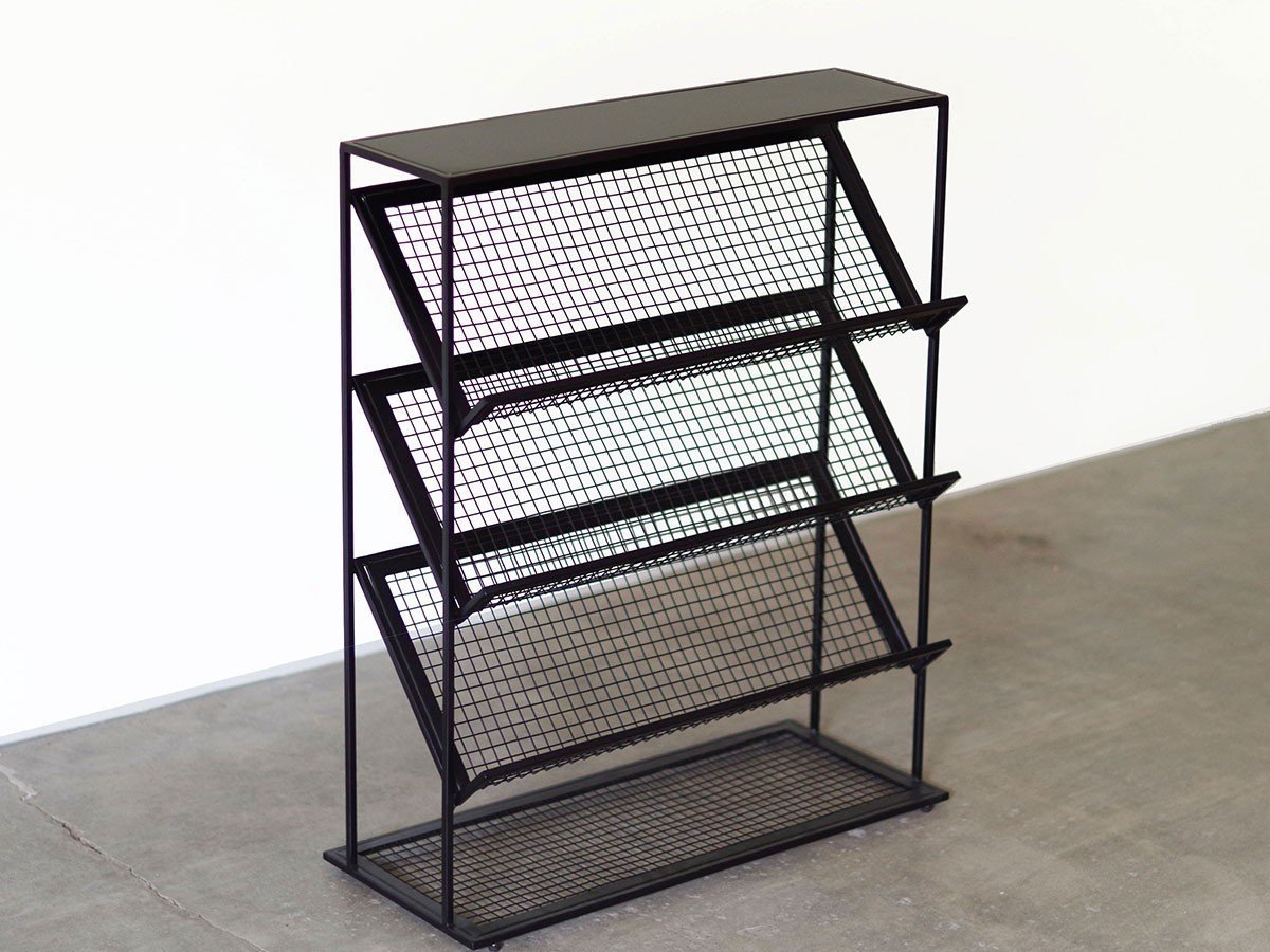 【ライフファニチャー/LIFE FURNITURE / GOODS】のIRON DISPLAY MAGAZINE RACK / アイアン ディスプレイ マガジンラック 人気、トレンドファッション・服の通販 founy(ファニー) 　送料無料　Free Shipping　おすすめ　Recommended / Our Picks　コレクション　Collection, Seasonal Line　コンパクト　Compact, Small Size　シューズ　Shoes, Footwear　スリッパ　Slippers, Room Shoes　メッシュ　Mesh, Net Fabric　モダン　Modern, Contemporary　雑誌　Magazine, Fashion Magazine　ホーム・キャンプ・アウトドア・お取り寄せ　Home Living / Home & Lifestyle / Camping Gear / Outdoor Camping　家具・インテリア　Home Furniture & Interior. Stylish & Functional Living Spaces　収納家具・キャビネット　Storage Furniture　シェルフ・オープンラック・収納棚　Open Shelf Rack　ホーム・キャンプ・アウトドア・お取り寄せ　Home Living / Home & Lifestyle / Camping Gear / Outdoor Camping　家具・インテリア　Home Furniture & Interior. Stylish & Functional Living Spaces　収納家具・キャビネット　Storage Furniture　本棚・マガジンスタンド　Bookshelf/Magazine Rack　 other-1|ID: prp329100004931214 ipo3291000000037011979