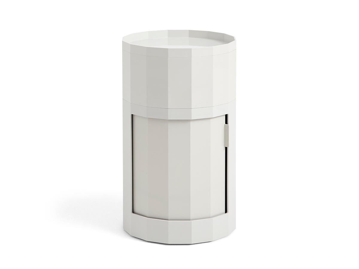 【ヘイ/HAY / GOODS】のFACET CABINET HIGH / ファセット キャビネット ハイ インテリア・キッズ・メンズ・レディースファッション・服の通販 founy(ファニー) 　テーブル　Table, Dining Table　フォルム　Silhouette, Form　送料無料　Free Shipping　ホーム・キャンプ・アウトドア・お取り寄せ　Home Living / Home & Lifestyle / Camping Gear / Outdoor Camping　家具・インテリア　Home Furniture & Interior. Stylish & Functional Living Spaces　テーブル　Dining, Coffee & Side Tables　サイドテーブル・ナイトテーブル　Side & End Tables　ホーム・キャンプ・アウトドア・お取り寄せ　Home Living / Home & Lifestyle / Camping Gear / Outdoor Camping　家具・インテリア　Home Furniture & Interior. Stylish & Functional Living Spaces　収納家具・キャビネット　Storage Furniture　収納キャビネット・扉付き棚　Cabinet / Storage Cabinet　ホーム・キャンプ・アウトドア・お取り寄せ　Home Living / Home & Lifestyle / Camping Gear / Outdoor Camping　家具・インテリア　Home Furniture & Interior. Stylish & Functional Living Spaces　収納家具・キャビネット　Storage Furniture　チェストワゴン・移動式収納　Mobile Wagon　ミスティグレー(脚キャップなし)|ID: prp329100004931290 ipo3291000000037012609