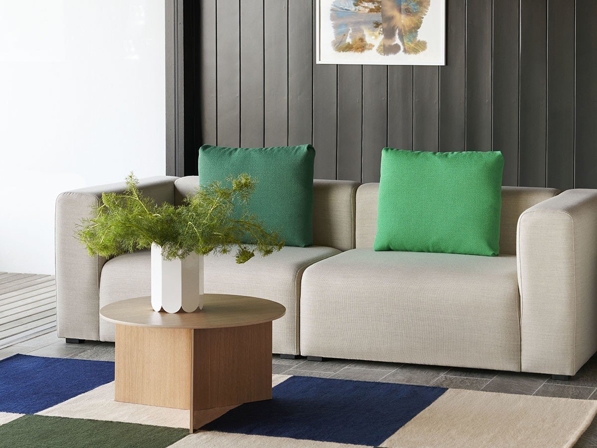 【ヘイ/HAY / GOODS】のSLIT TABLE WOOD ROUND SIDE TABLE / スリットテーブル ウッド ラウンドサイドテーブル インテリア・キッズ・メンズ・レディースファッション・服の通販 founy(ファニー) 　送料無料　Free Shipping　おすすめ　Recommended / Our Picks　ウッド　Wooden Design　コンパクト　Compact, Small Size　シンプル　Simple, Minimal　スリット　Slit, Slit Detail　スリム　Slim, Slim Fit　テーブル　Table, Dining Table　フォルム　Silhouette, Form　ラウンド　Round, Round Neck　ホーム・キャンプ・アウトドア・お取り寄せ　Home Living / Home & Lifestyle / Camping Gear / Outdoor Camping　家具・インテリア　Home Furniture & Interior. Stylish & Functional Living Spaces　テーブル　Dining, Coffee & Side Tables　サイドテーブル・ナイトテーブル　Side & End Tables　参考イメージ|ID: prp329100004931329 ipo3291000000037012844