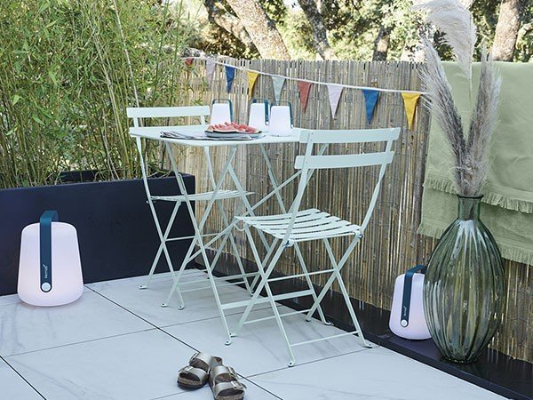 【フェルモブ/Fermob / GOODS】のBISTRO SQUARE TABLE / ビストロ スクエアテーブル 71 インテリア・キッズ・メンズ・レディースファッション・服の通販 founy(ファニー) 　送料無料　Free Shipping　キャップ　Cap, Baseball Cap　コンパクト　Compact, Small Size　コーティング　Coating, Coated Finish　シンプル　Simple, Minimal　スクエア　Square, Square Shape　テーブル　Table, Dining Table　パウダー　Powder, Soft Tone　軽量　Lightweight, Ultra Light　ホーム・キャンプ・アウトドア・お取り寄せ　Home Living / Home & Lifestyle / Camping Gear / Outdoor Camping　家具・インテリア　Home Furniture & Interior. Stylish & Functional Living Spaces　テーブル　Dining, Coffee & Side Tables　カフェテーブル・丸型テーブル　Cafe & Bistro Tables　ホーム・キャンプ・アウトドア・お取り寄せ　Home Living / Home & Lifestyle / Camping Gear / Outdoor Camping　家具・インテリア　Home Furniture & Interior. Stylish & Functional Living Spaces　テーブル　Dining, Coffee & Side Tables　折りたたみテーブル・伸縮テーブル　Folding & Extendable Tables　アイスミント(掲載外) 写真クレジット:SEBASTIEN EROME|ID: prp329100004932543 ipo3291000000037022181