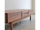 【松井木工/MATSUI MOKKO / GOODS】のcresson TV BOARD / クレソン テレビボード 各サイズとも中央デッキスペースの大きさは共通です。左右の引出しの幅がサイズによって変わります。|ID: prp329100004939288 ipo3291000000037064402