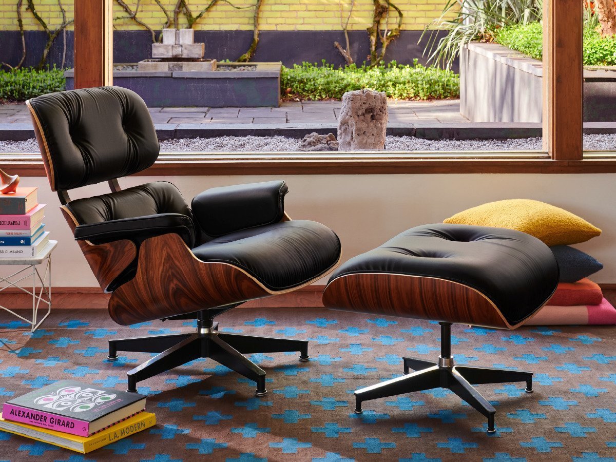 【ハーマンミラー/Herman Miller / GOODS】のEames Lounge Chair&Ottoman / イームズラウンジチェア&オットマン ブラック皮革 インテリア・キッズ・メンズ・レディースファッション・服の通販 founy(ファニー) 　クラシック　Classic, Timeless Style　ニューヨーク　New York, NYC Style　人気　Popular, Best Seller　エレガント 上品　Elegant　ホーム・キャンプ・アウトドア・お取り寄せ　Home Living / Home & Lifestyle / Camping Gear / Outdoor Camping　家具・インテリア　Home Furniture & Interior. Stylish & Functional Living Spaces　チェア・椅子　Seating & Chairs　ラウンジチェア・リクライナー　Lounge Chairs / Recliners　ホーム・キャンプ・アウトドア・お取り寄せ　Home Living / Home & Lifestyle / Camping Gear / Outdoor Camping　家具・インテリア　Home Furniture & Interior. Stylish & Functional Living Spaces　チェア・椅子　Seating & Chairs　リクライニングチェア・くつろぎチェア　Recliner Chair　《 Modern Classic Sale 開催中 》|ID: prp329100004939600 ipo3291000000037067347