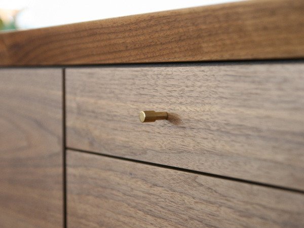 【広松木工/Hiromatsu Furniture / GOODS】のAMICO / アミーコ チェスト & ドア 049 + ベース 116 ハイ インテリア・キッズ・メンズ・レディースファッション・服の通販 founy(ファニー) 　ヴィンテージ　Vintage Style　デスク　Desk, Work Desk　ホーム・キャンプ・アウトドア・お取り寄せ　Home Living / Home & Lifestyle / Camping Gear / Outdoor Camping　家具・インテリア　Home Furniture & Interior. Stylish & Functional Living Spaces　ミラー・ドレッサー　Mirrors & Dressers　壁掛けミラー・全身鏡・スタンドミラー　Wall Mirror　ホーム・キャンプ・アウトドア・お取り寄せ　Home Living / Home & Lifestyle / Camping Gear / Outdoor Camping　家具・インテリア　Home Furniture & Interior. Stylish & Functional Living Spaces　ミラー・ドレッサー　Mirrors & Dressers　ドレッサー・ミラー付き化粧台　Vanity Table for Bedroom　「つまみ」参考イメージ|ID: prp329100004939726 ipo3291000000037068831