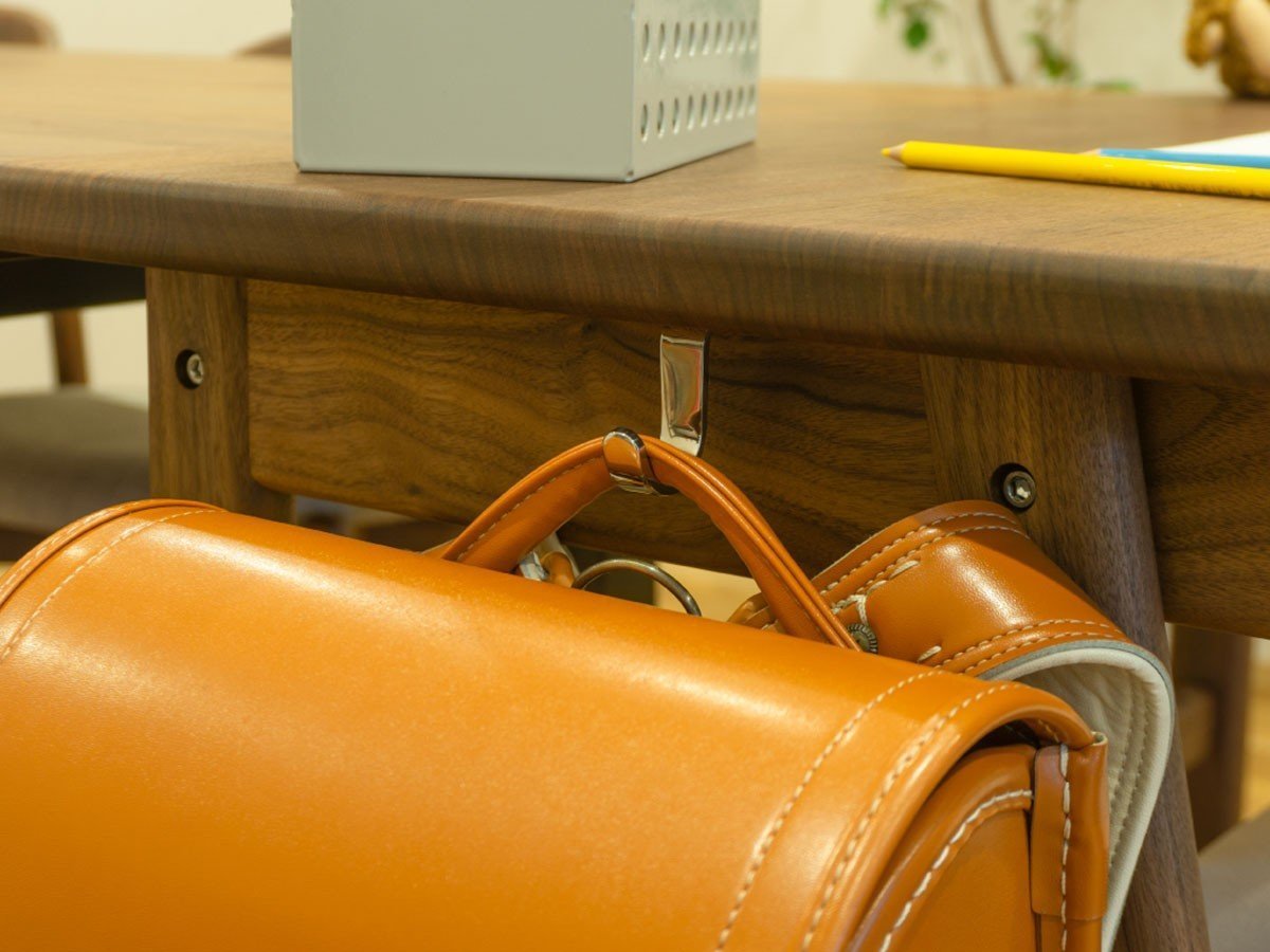 【マスターウォール/MASTERWAL / GOODS】のLAB DESK / ラボ デスク インテリア・キッズ・メンズ・レディースファッション・服の通販 founy(ファニー) 　送料無料　Free Shipping　シンプル　Simple, Minimal　デスク　Desk, Work Desk　ベビー　Baby, Babywear　ホーム・キャンプ・アウトドア・お取り寄せ　Home Living / Home & Lifestyle / Camping Gear / Outdoor Camping　家具・インテリア　Home Furniture & Interior. Stylish & Functional Living Spaces　キッズ家具　Children's Furniture & Storage　キッズデスク・学習テーブル・幼児用机　Kids Desk / Study Table for Kids / Toddler Table Set　フックはプラスドライバーで左右付け替えが可能です。|ID: prp329100004939733 ipo3291000000037068882