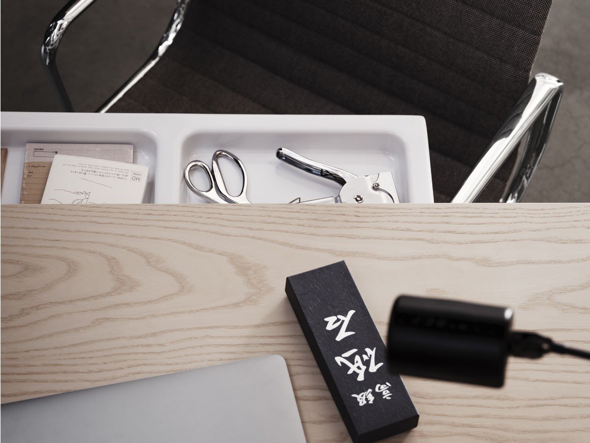 【ストリングファニチャー/String Furniture / GOODS】のWorks Sit-stand Desk / Electrical / ワークス 昇降式ワークデスク 幅120cm オーク天板 インテリア・キッズ・メンズ・レディースファッション・服の通販 founy(ファニー) 　エレガント 上品　Elegant　テーブル　Table, Dining Table　デスク　Desk, Work Desk　リバーシブル　Reversible, Two-Sided　ワーク　Workwear, Utility Style　ビジネス 仕事 通勤　Business / Work / Commuting　ホーム・キャンプ・アウトドア・お取り寄せ　Home Living / Home & Lifestyle / Camping Gear / Outdoor Camping　家具・インテリア　Home Furniture & Interior. Stylish & Functional Living Spaces　その他 インテリア雑貨、家具　Home Decor & Furniture Extras　参考イメージ|ID: prp329100004939885 ipo3291000000037070265