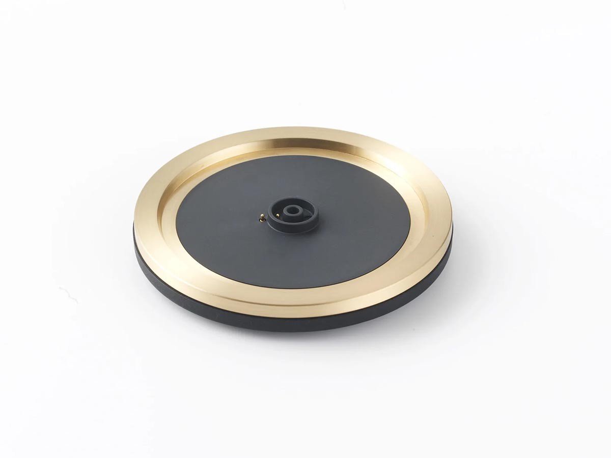 【アンビエンテック/Ambientec / GOODS】のTURN / ターン(ブラス) インテリア・キッズ・メンズ・レディースファッション・服の通販 founy(ファニー) 　ガーデン　Garden, Gardening　テクスチャー　Texture, Textured Fabric　テーブル　Table, Dining Table　送料無料　Free Shipping　ホーム・キャンプ・アウトドア・お取り寄せ　Home Living / Home & Lifestyle / Camping Gear / Outdoor Camping　家具・インテリア　Home Furniture & Interior. Stylish & Functional Living Spaces　ライト・照明　Lamps & Lighting Fixtures　専用充電台|ID: prp329100004940167 ipo3291000000037073960