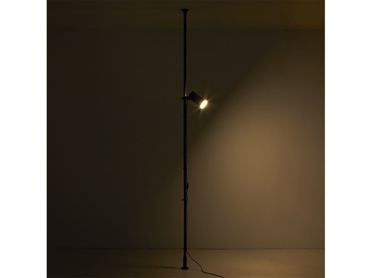 【ドロー ア ライン/DRAW A LINE / GOODS】のSpot Floorlight Set / スポット フロアライト セット インテリア・キッズ・メンズ・レディースファッション・服の通販 founy(ファニー) 　アクセサリー　Fashion Accessories　送料無料　Free Shipping　ホーム・キャンプ・アウトドア・お取り寄せ　Home Living / Home & Lifestyle / Camping Gear / Outdoor Camping　家具・インテリア　Home Furniture & Interior. Stylish & Functional Living Spaces　ライト・照明　Lamps & Lighting Fixtures　フロアランプ・スタンドライト　Floor Lamp / Standing Lamp　電球40W使用イメージ|ID: prp329100004940182 ipo3291000000037074087