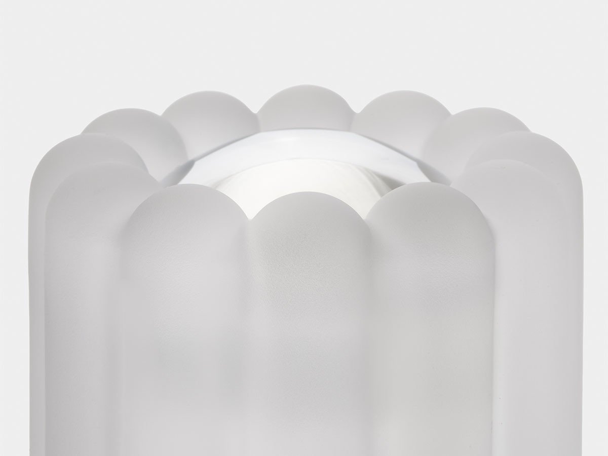 【トム ディクソン/Tom Dixon / GOODS】のPress Table / プレス テーブル インテリア・キッズ・メンズ・レディースファッション・服の通販 founy(ファニー) 　送料無料　Free Shipping　エレガント 上品　Elegant　ガラス　Glass, Glassware　テーブル　Table, Dining Table　ホーム・キャンプ・アウトドア・お取り寄せ　Home Living / Home & Lifestyle / Camping Gear / Outdoor Camping　家具・インテリア　Home Furniture & Interior. Stylish & Functional Living Spaces　ライト・照明　Lamps & Lighting Fixtures　化粧カバー「シルバー」使用時|ID: prp329100004940239 ipo3291000000037074668