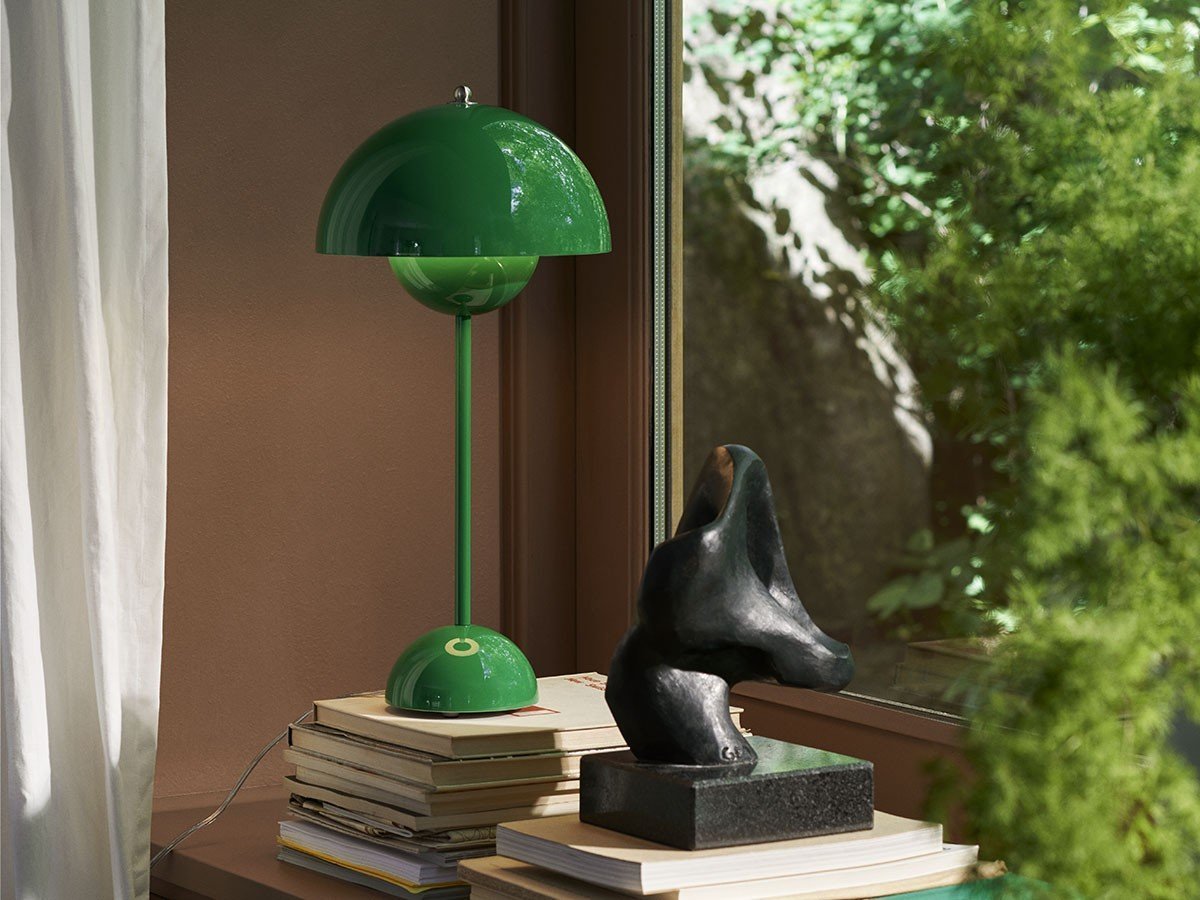 【アンドトラディション/&Tradition / GOODS】のFlowerpot Table VP3 / フラワーポット テーブルランプ VP3 インテリア・キッズ・メンズ・レディースファッション・服の通販 founy(ファニー) 　送料無料　Free Shipping　テーブル　Table, Dining Table　フラワー　Flower, Floral　ホーム・キャンプ・アウトドア・お取り寄せ　Home Living / Home & Lifestyle / Camping Gear / Outdoor Camping　家具・インテリア　Home Furniture & Interior. Stylish & Functional Living Spaces　ライト・照明　Lamps & Lighting Fixtures　シグナルグリーン|ID: prp329100004940455 ipo3291000000037076679