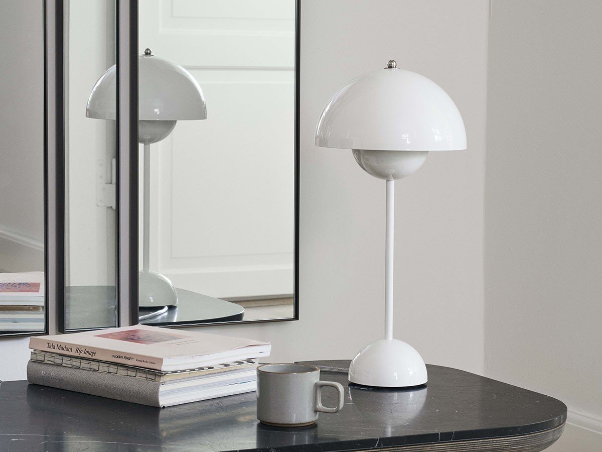 【アンドトラディション/&Tradition / GOODS】のFlowerpot Table VP3 / フラワーポット テーブルランプ VP3 インテリア・キッズ・メンズ・レディースファッション・服の通販 founy(ファニー) 　送料無料　Free Shipping　テーブル　Table, Dining Table　フラワー　Flower, Floral　ホーム・キャンプ・アウトドア・お取り寄せ　Home Living / Home & Lifestyle / Camping Gear / Outdoor Camping　家具・インテリア　Home Furniture & Interior. Stylish & Functional Living Spaces　ライト・照明　Lamps & Lighting Fixtures　ホワイト|ID: prp329100004940455 ipo3291000000037076686