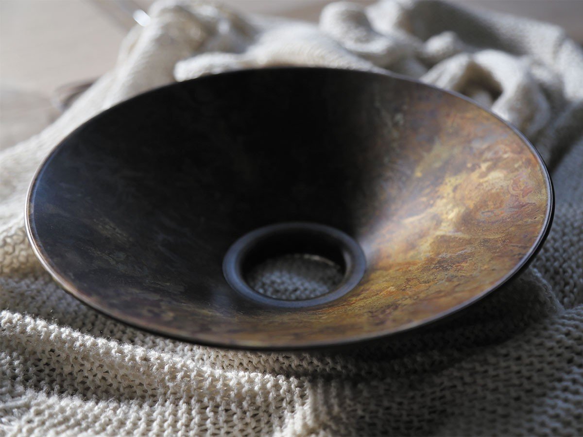 【フライミー ジャパン スタイル/FLYMEe Japan-Style / GOODS】のPendant Light / ペンダントライト #121206 インテリア・キッズ・メンズ・レディースファッション・服の通販 founy(ファニー) 　送料無料　Free Shipping　シンプル　Simple, Minimal　ホーム・キャンプ・アウトドア・お取り寄せ　Home Living / Home & Lifestyle / Camping Gear / Outdoor Camping　家具・インテリア　Home Furniture & Interior. Stylish & Functional Living Spaces　ライト・照明　Lamps & Lighting Fixtures　ペンダントライト・吊り下げ照明　Pendant Light / Hanging Light Fixture　真鍮のシェードに、あえて腐食や錆びを生じさせる加工を施し、独特の色合いや発色を生み出しています。|ID: prp329100004940609 ipo3291000000037078050