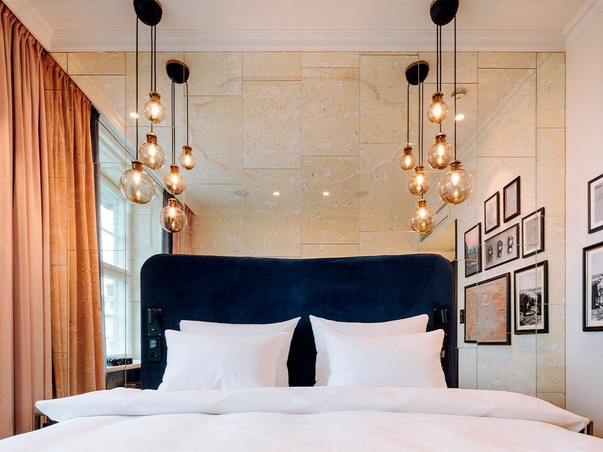 【ハーデラン/Hadeland / GOODS】のCrystal Spheres Unpatterned Φ120 / クリスタル スフィアース アンパターンド Φ120 インテリア・キッズ・メンズ・レディースファッション・服の通販 founy(ファニー) 　送料無料　Free Shipping　ガラス　Glass, Glassware　クリスタル　Crystal, Swarovski　パターン　Pattern, Design Print　フォルム　Silhouette, Form　ホーム・キャンプ・アウトドア・お取り寄せ　Home Living / Home & Lifestyle / Camping Gear / Outdoor Camping　家具・インテリア　Home Furniture & Interior. Stylish & Functional Living Spaces　ライト・照明　Lamps & Lighting Fixtures　ペンダントライト・吊り下げ照明　Pendant Light / Hanging Light Fixture　参考イメージ|ID: prp329100004940630 ipo3291000000037078193