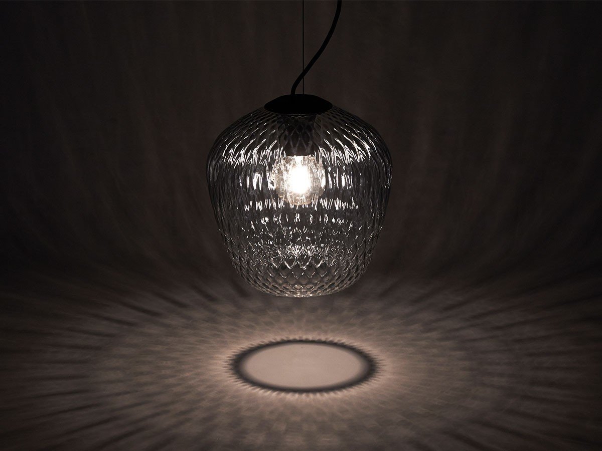 【アンドトラディション/&Tradition / GOODS】のBlown Pendant SW4 / ブロウン ペンダントライト SW4(シルバーリュストル) インテリア・キッズ・メンズ・レディースファッション・服の通販 founy(ファニー) 　送料無料　Free Shipping　ガラス　Glass, Glassware　キルト　Quilt, Quilted Fabric　パターン　Pattern, Design Print　ホーム・キャンプ・アウトドア・お取り寄せ　Home Living / Home & Lifestyle / Camping Gear / Outdoor Camping　家具・インテリア　Home Furniture & Interior. Stylish & Functional Living Spaces　ライト・照明　Lamps & Lighting Fixtures　ペンダントライト・吊り下げ照明　Pendant Light / Hanging Light Fixture　参考イメージ|ID: prp329100004940641 ipo3291000000037078272