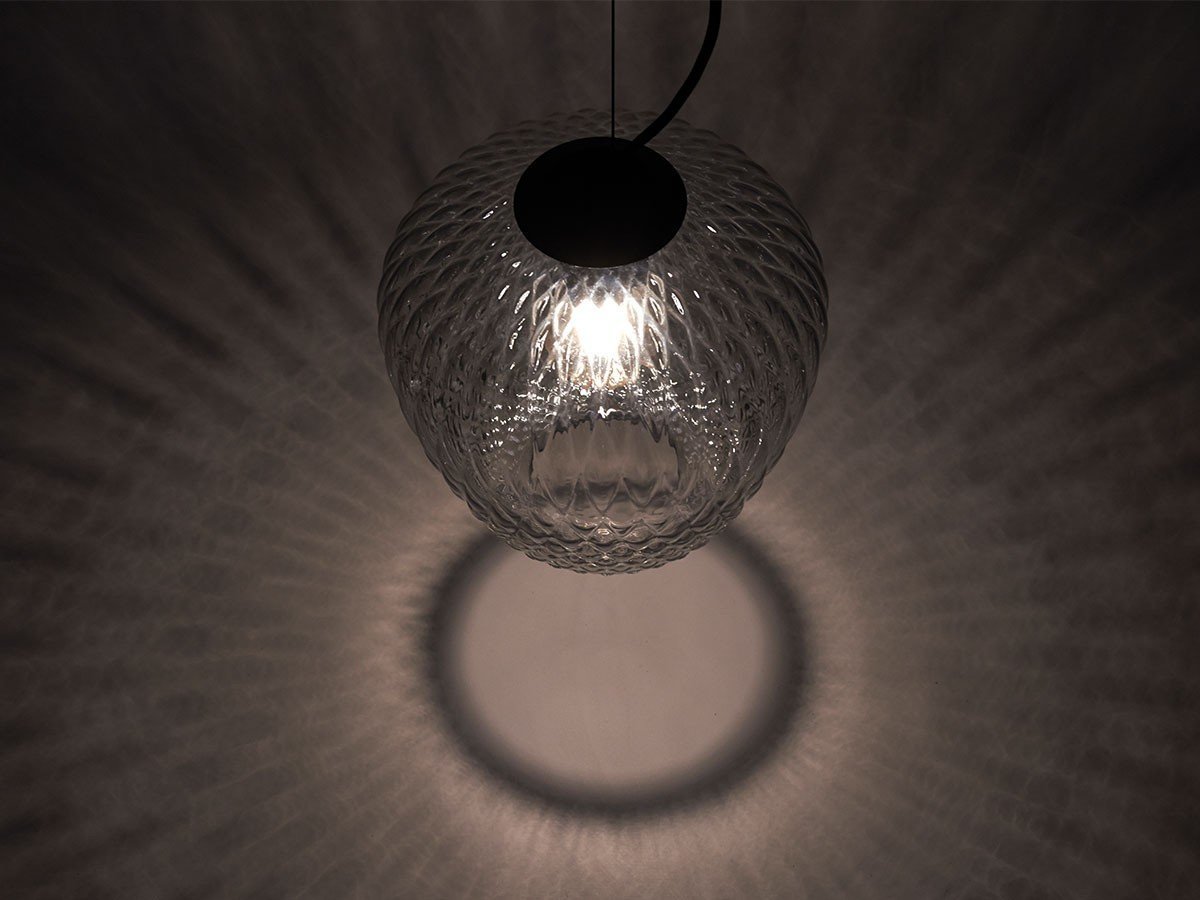【アンドトラディション/&Tradition / GOODS】のBlown Pendant SW4 / ブロウン ペンダントライト SW4(シルバーリュストル) インテリア・キッズ・メンズ・レディースファッション・服の通販 founy(ファニー) 　送料無料　Free Shipping　ガラス　Glass, Glassware　キルト　Quilt, Quilted Fabric　パターン　Pattern, Design Print　ホーム・キャンプ・アウトドア・お取り寄せ　Home Living / Home & Lifestyle / Camping Gear / Outdoor Camping　家具・インテリア　Home Furniture & Interior. Stylish & Functional Living Spaces　ライト・照明　Lamps & Lighting Fixtures　ペンダントライト・吊り下げ照明　Pendant Light / Hanging Light Fixture　参考イメージ|ID: prp329100004940641 ipo3291000000037078273