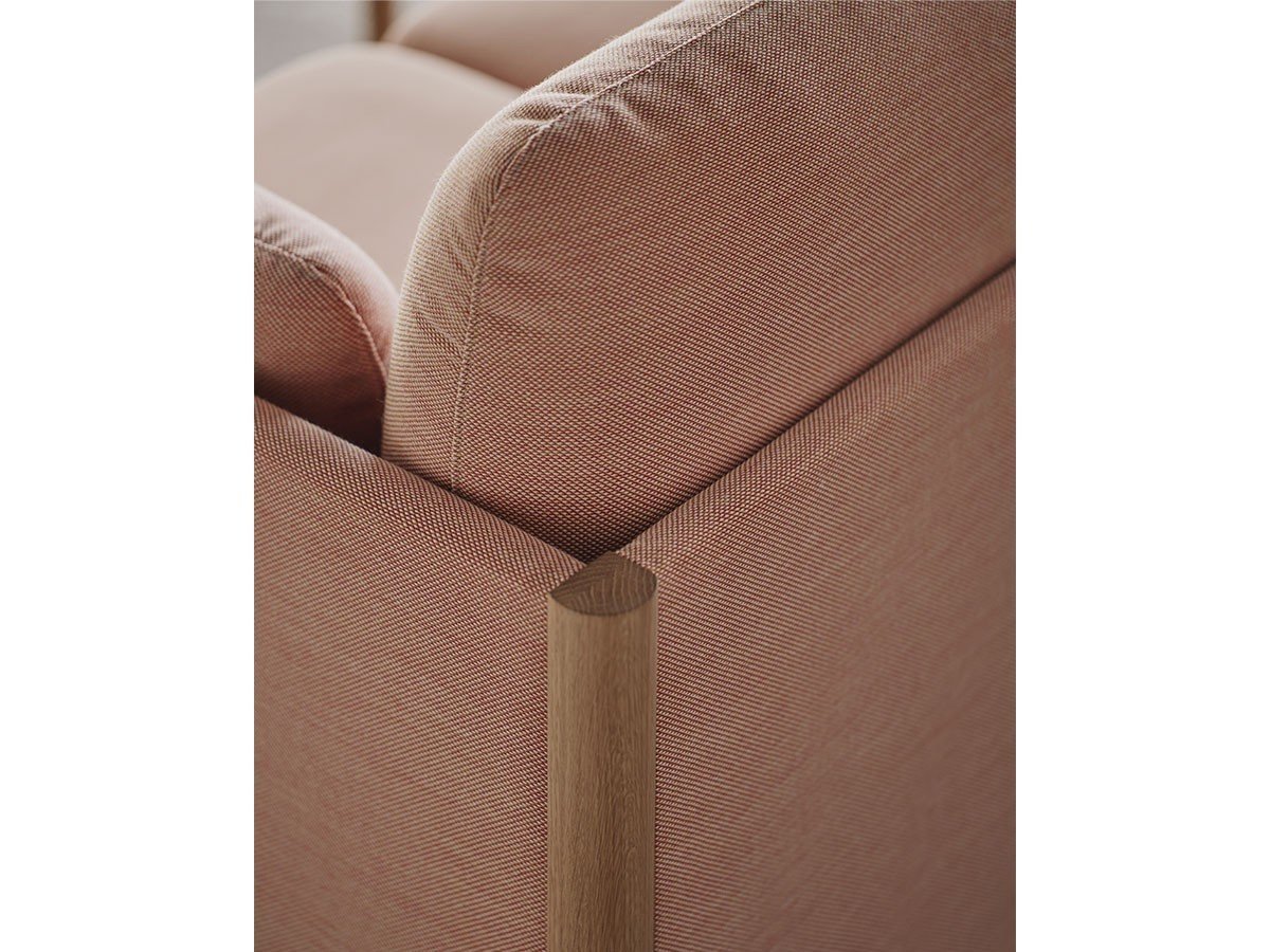 【カリモクニュースタンダード/KARIMOKU NEW STANDARD / GOODS】のCASTOR LOBBY SOFA 2-SEATER / キャストール ロビーソファー 2シーター インテリア・キッズ・メンズ・レディースファッション・服の通販 founy(ファニー) 　エレガント 上品　Elegant　クッション　Cushion, Throw Pillow　テーブル　Table, Dining Table　ファブリック　Fabric, Textile　フレーム　Frame, Outline　ホーム・キャンプ・アウトドア・お取り寄せ　Home Living / Home & Lifestyle / Camping Gear / Outdoor Camping　家具・インテリア　Home Furniture & Interior. Stylish & Functional Living Spaces　ソファー　Couches & Sofas　参考イメージPhoto Credit:Masaaki Inoue, Bouillo|ID: prp329100004940904 ipo3291000000037081206