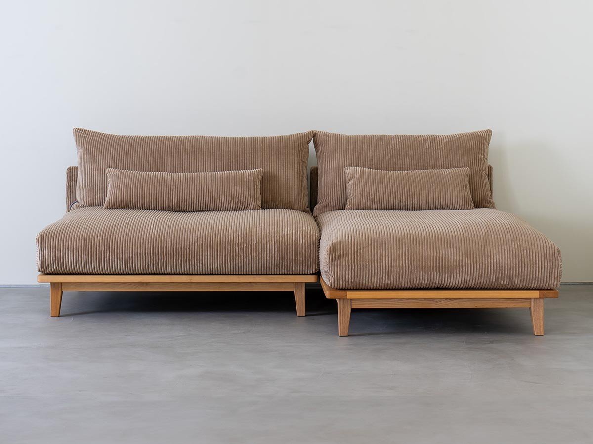 【フミ/Fumi / GOODS】の幸せになるソファ / 幸せになるソファ ワイド + ロング(コーデュロイ) インテリア・キッズ・メンズ・レディースファッション・服の通販 founy(ファニー) 　クッション　Cushion, Throw Pillow　コーデュロイ　Corduroy, Cord Fabric　スマート　Smart, Elegant　タオル　Towel, Bath Towel　テーブル　Table, Dining Table　フェザー　Feather, Feather Detail　ロング　Long, Long-Length　ワイド　Wide, Wide Fit　冬　Winter / This Winter　おすすめ　Recommended / Our Picks　夏　Summer　ホーム・キャンプ・アウトドア・お取り寄せ　Home Living / Home & Lifestyle / Camping Gear / Outdoor Camping　家具・インテリア　Home Furniture & Interior. Stylish & Functional Living Spaces　その他 インテリア雑貨、家具　Home Decor & Furniture Extras　張地:ベージュ、肘用テーブル:不要|ID: prp329100004940945 ipo3291000000037081653