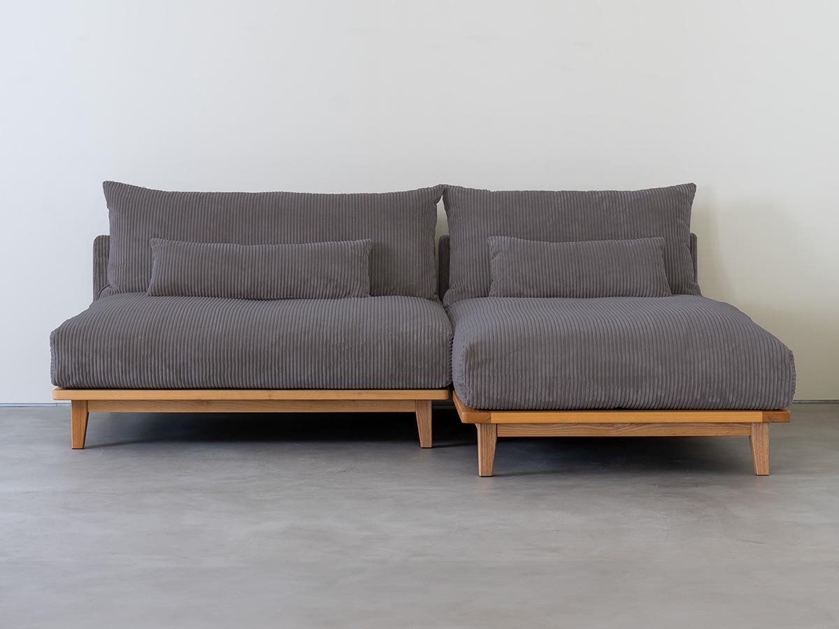 【フミ/Fumi / GOODS】の幸せになるソファ / 幸せになるソファ ワイド + ロング(コーデュロイ) インテリア・キッズ・メンズ・レディースファッション・服の通販 founy(ファニー) 　クッション　Cushion, Throw Pillow　コーデュロイ　Corduroy, Cord Fabric　スマート　Smart, Elegant　タオル　Towel, Bath Towel　テーブル　Table, Dining Table　フェザー　Feather, Feather Detail　ロング　Long, Long-Length　ワイド　Wide, Wide Fit　冬　Winter / This Winter　おすすめ　Recommended / Our Picks　夏　Summer　ホーム・キャンプ・アウトドア・お取り寄せ　Home Living / Home & Lifestyle / Camping Gear / Outdoor Camping　家具・インテリア　Home Furniture & Interior. Stylish & Functional Living Spaces　その他 インテリア雑貨、家具　Home Decor & Furniture Extras　張地:グレー、肘用テーブル:不要|ID: prp329100004940945 ipo3291000000037081655