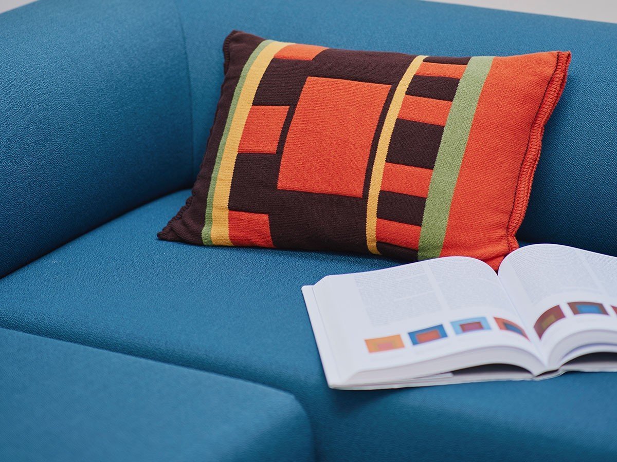 【カリモクニュースタンダード/KARIMOKU NEW STANDARD / GOODS】のELEPHANT SOFA 2-SEATER CORNER / エレファントソファー 2人掛 コーナー インテリア・キッズ・メンズ・レディースファッション・服の通販 founy(ファニー) 　エレガント 上品　Elegant　クッション　Cushion, Throw Pillow　コンパクト　Compact, Small Size　シンプル　Simple, Minimal　フォルム　Silhouette, Form　フォーム　Form　フレーム　Frame, Outline　ホーム・キャンプ・アウトドア・お取り寄せ　Home Living / Home & Lifestyle / Camping Gear / Outdoor Camping　家具・インテリア　Home Furniture & Interior. Stylish & Functional Living Spaces　ソファー　Couches & Sofas　Photographer:Masaaki Inoue, Bouillon|ID: prp329100004940949 ipo3291000000037081710